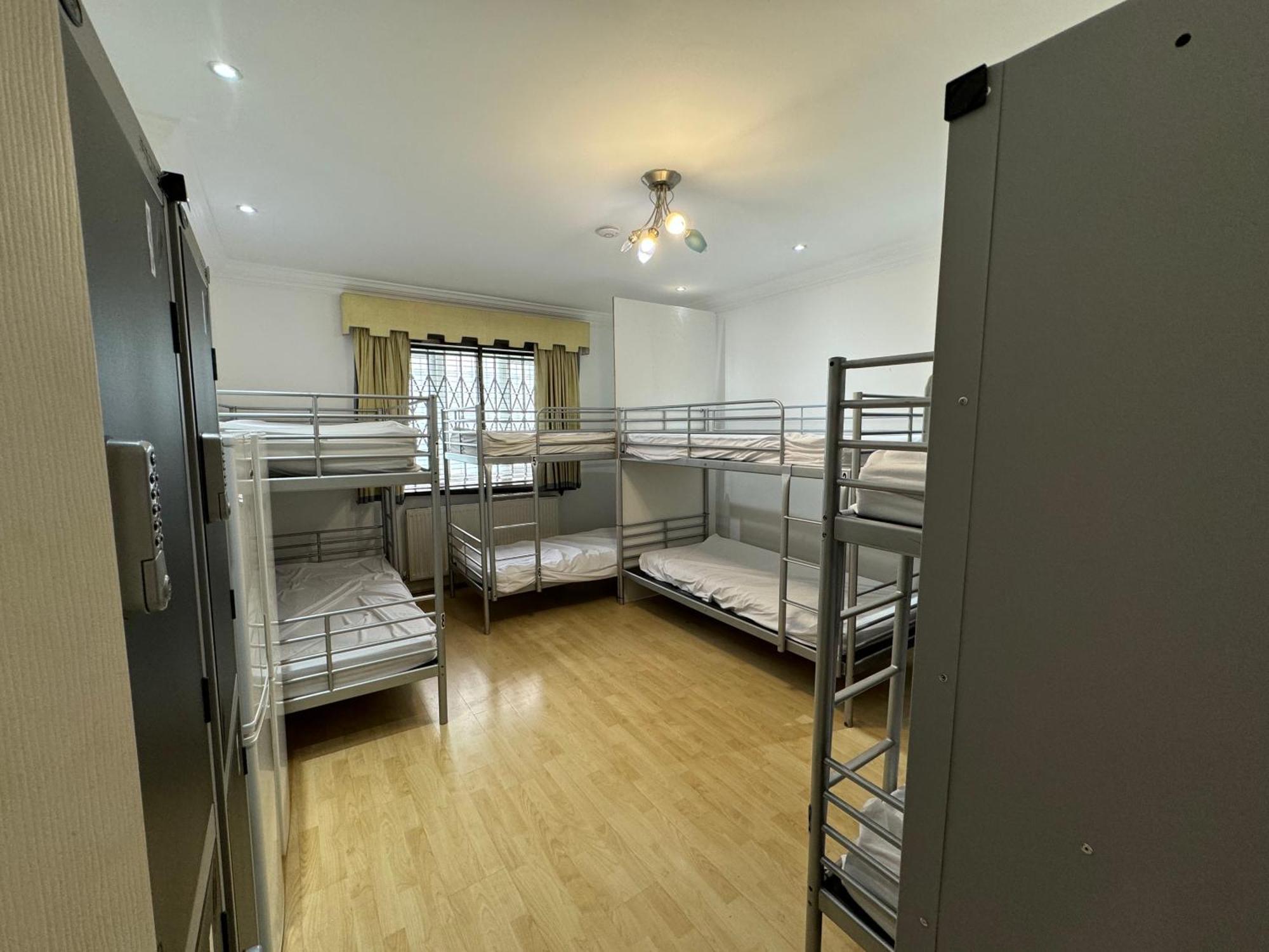 Hostel 365