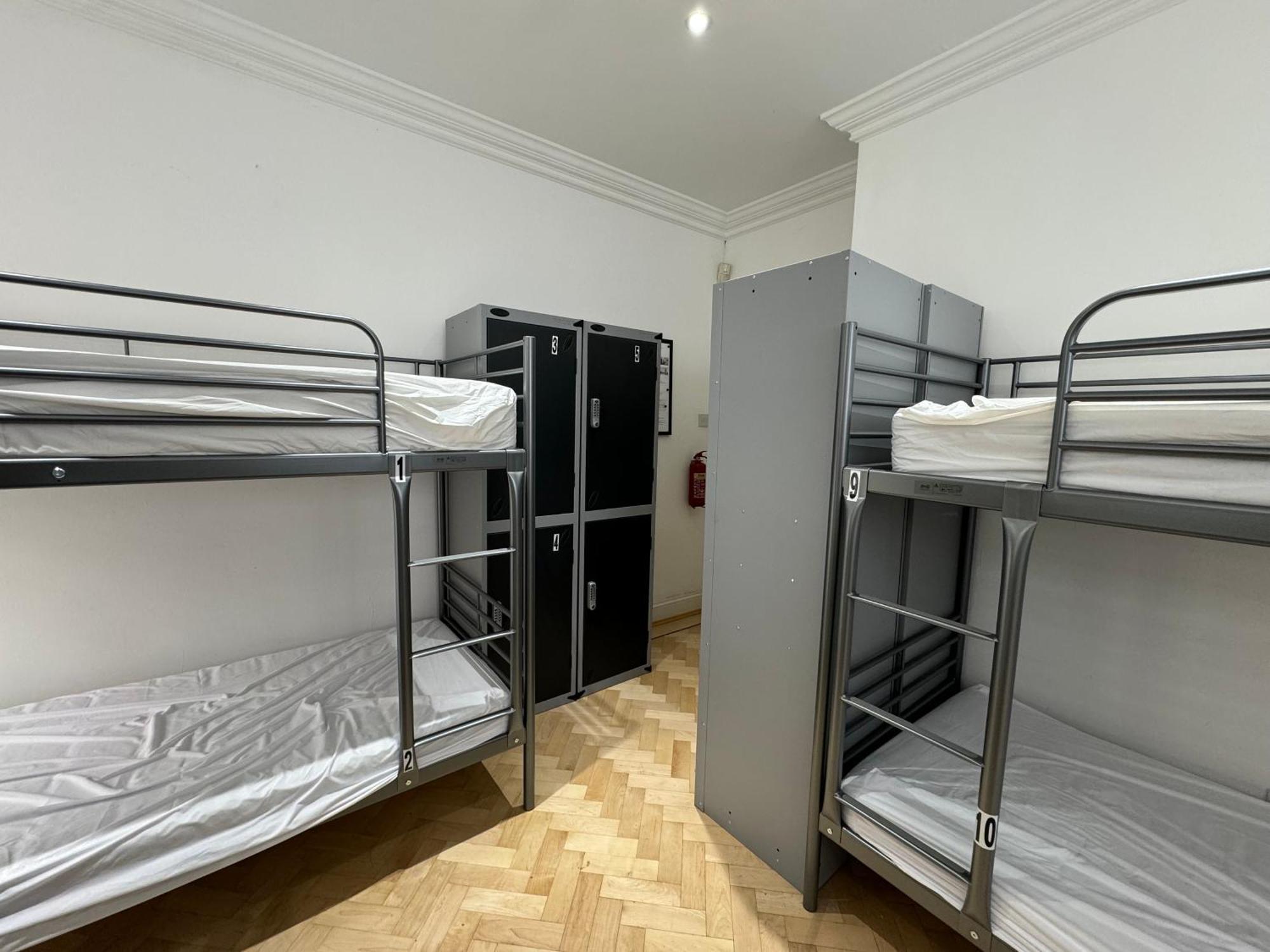 Hostel 365