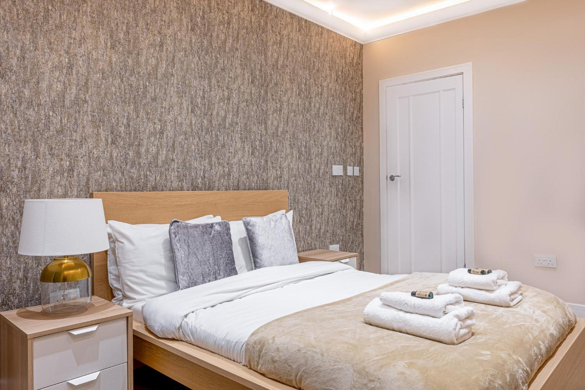 Modern 4 Bdr 3 Bth Minutes From Edgware Road Appartement Londen