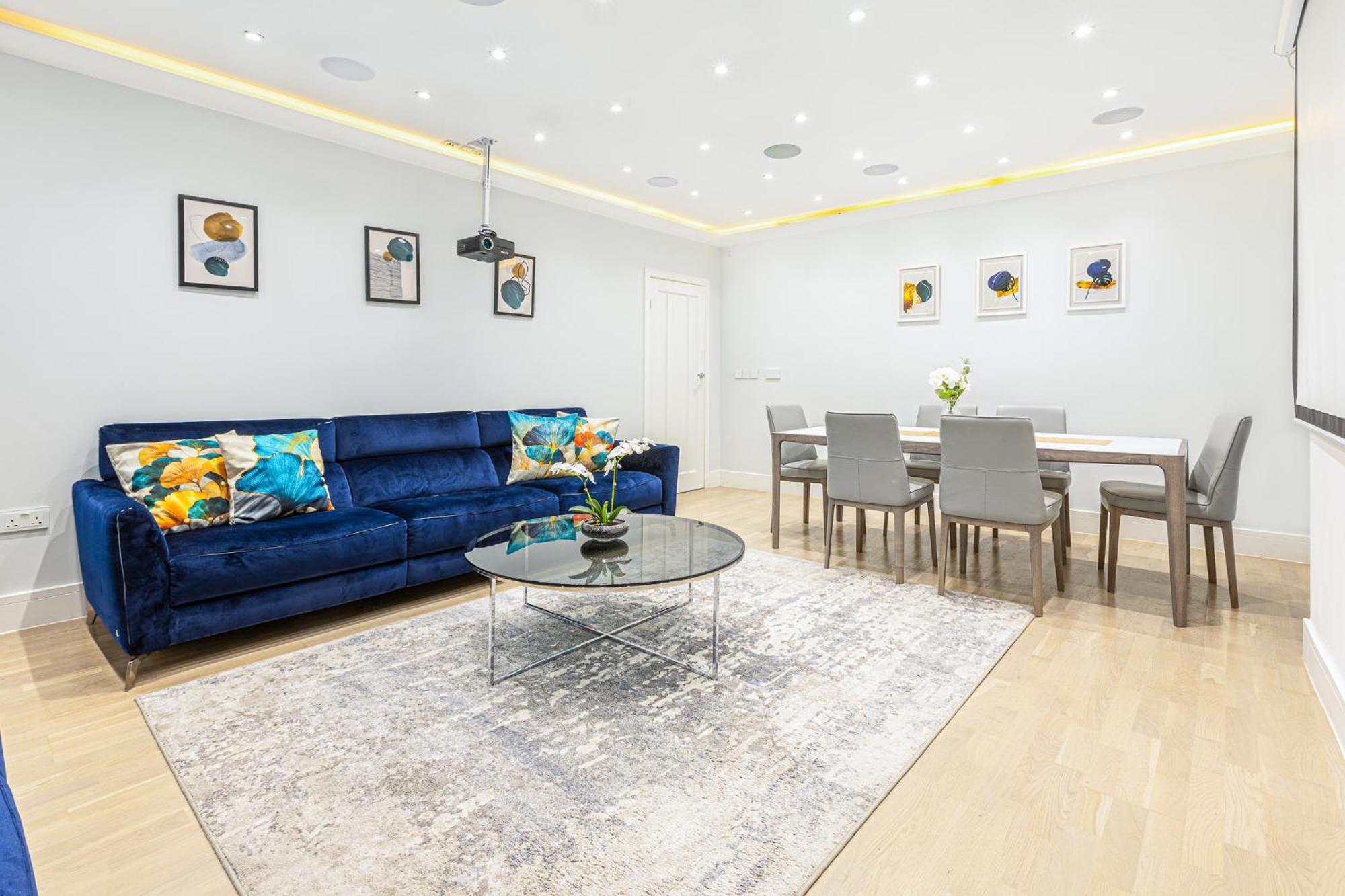 Modern 4 Bdr 3 Bth Minutes From Edgware Road Londen