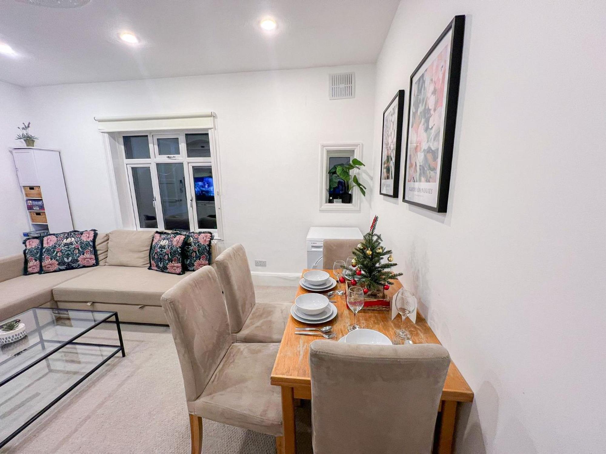 Lovely 3 Bedroom Maisonette With Private Roof Terrace In Hammersmith