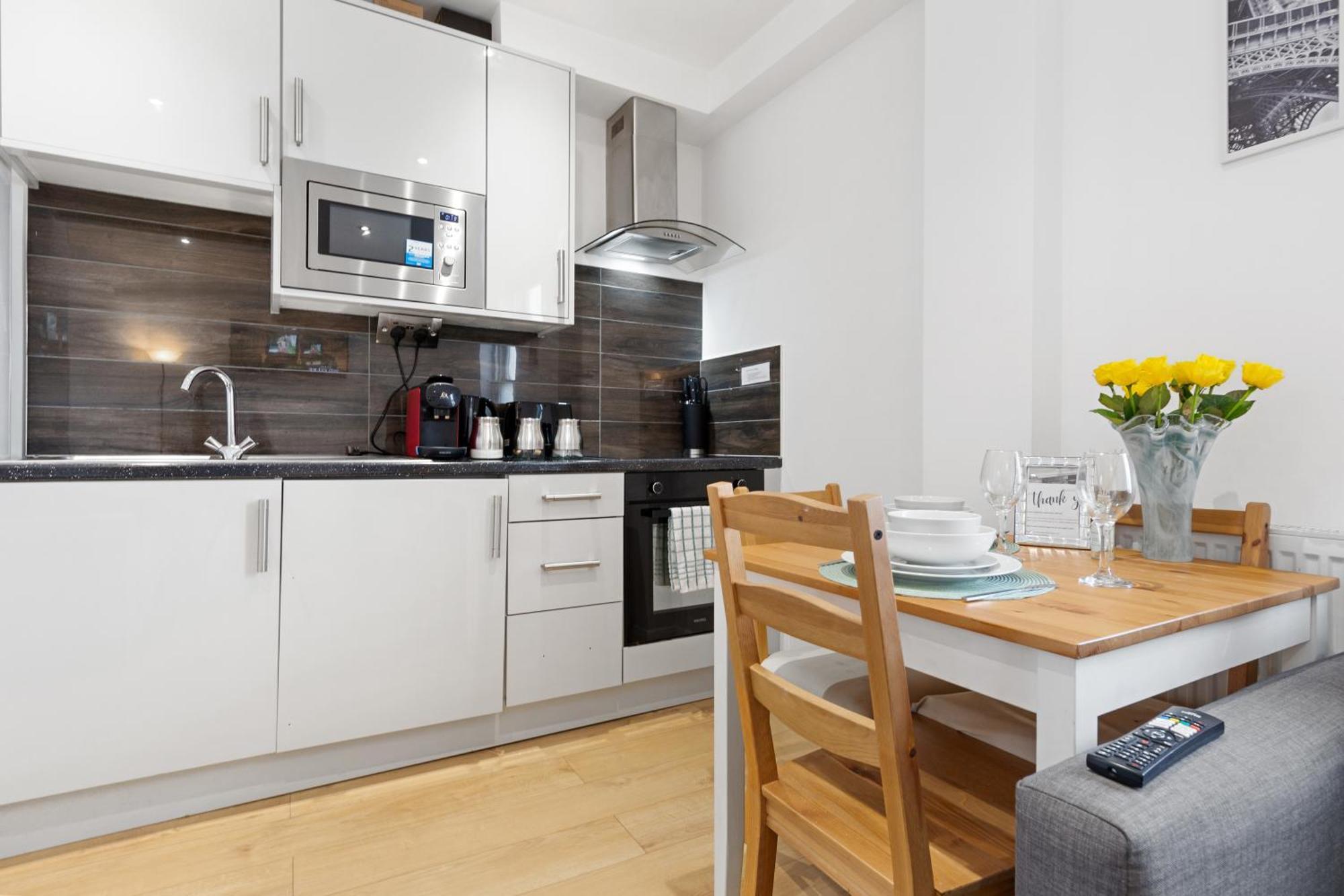 Chelsea Battersea & Private Rooftop Terrace Londen