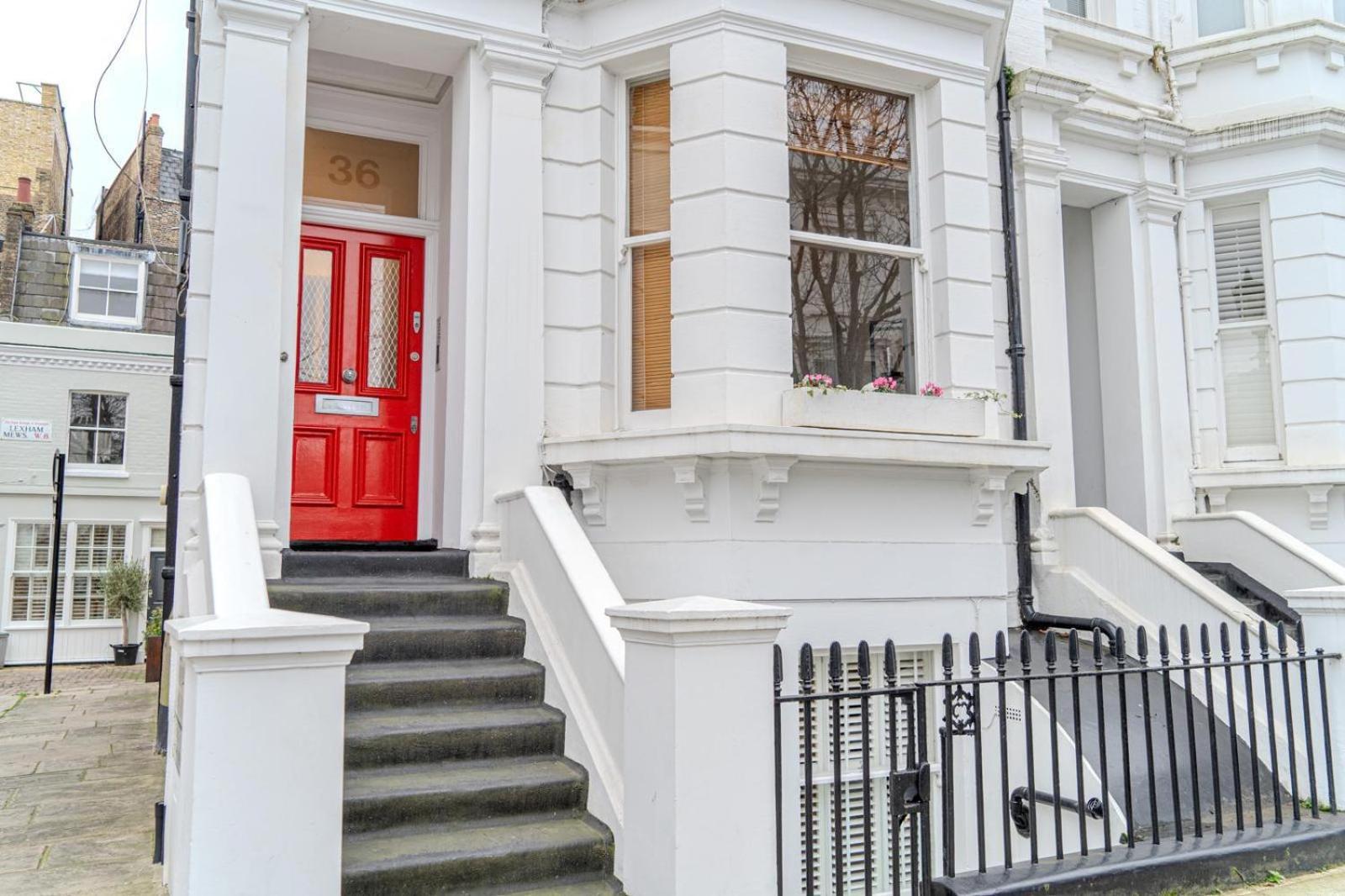 1-bed Flat In Kensington W8 * Londra
