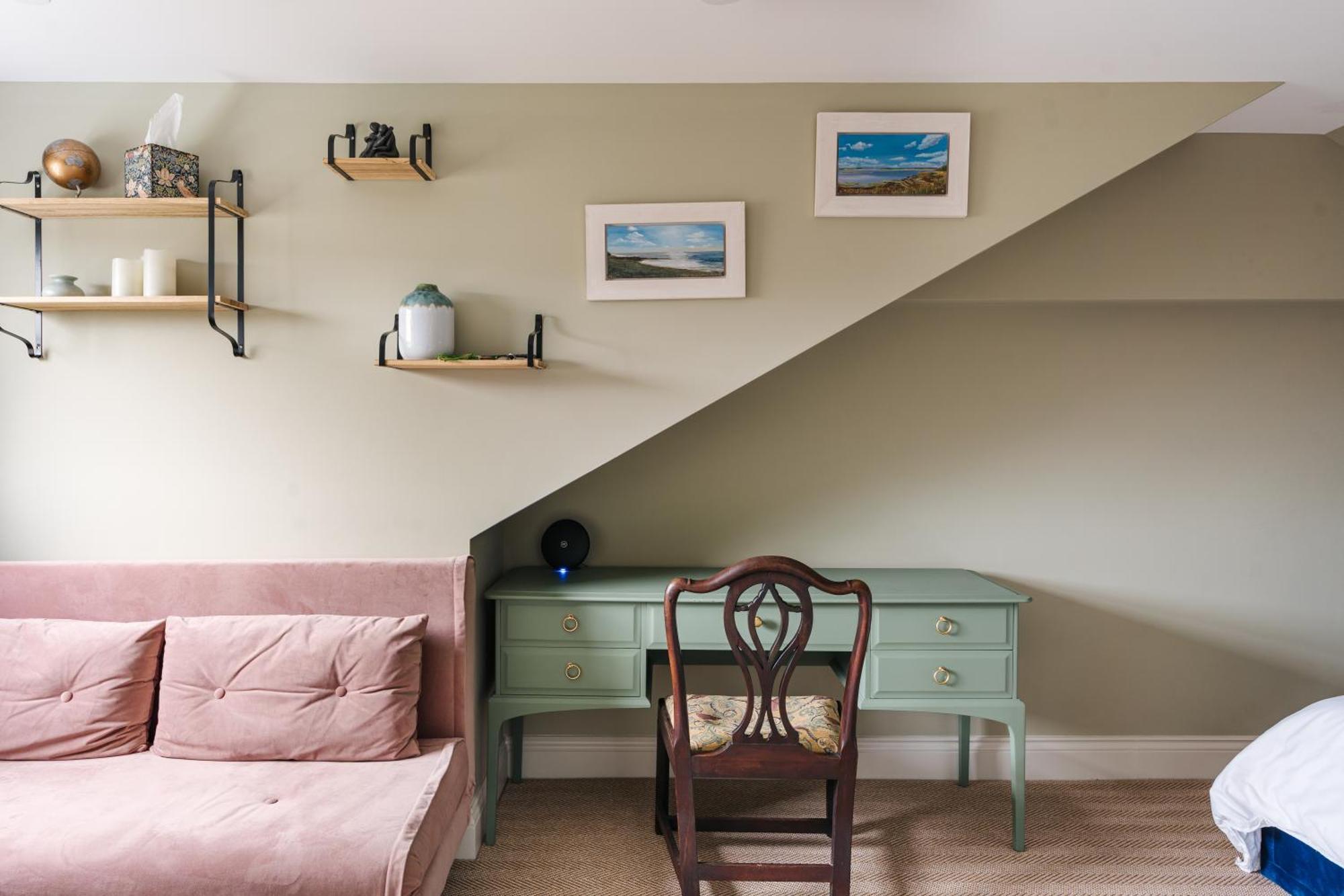 Private Comfortable Loft In Superb Period Rum i privatbostad