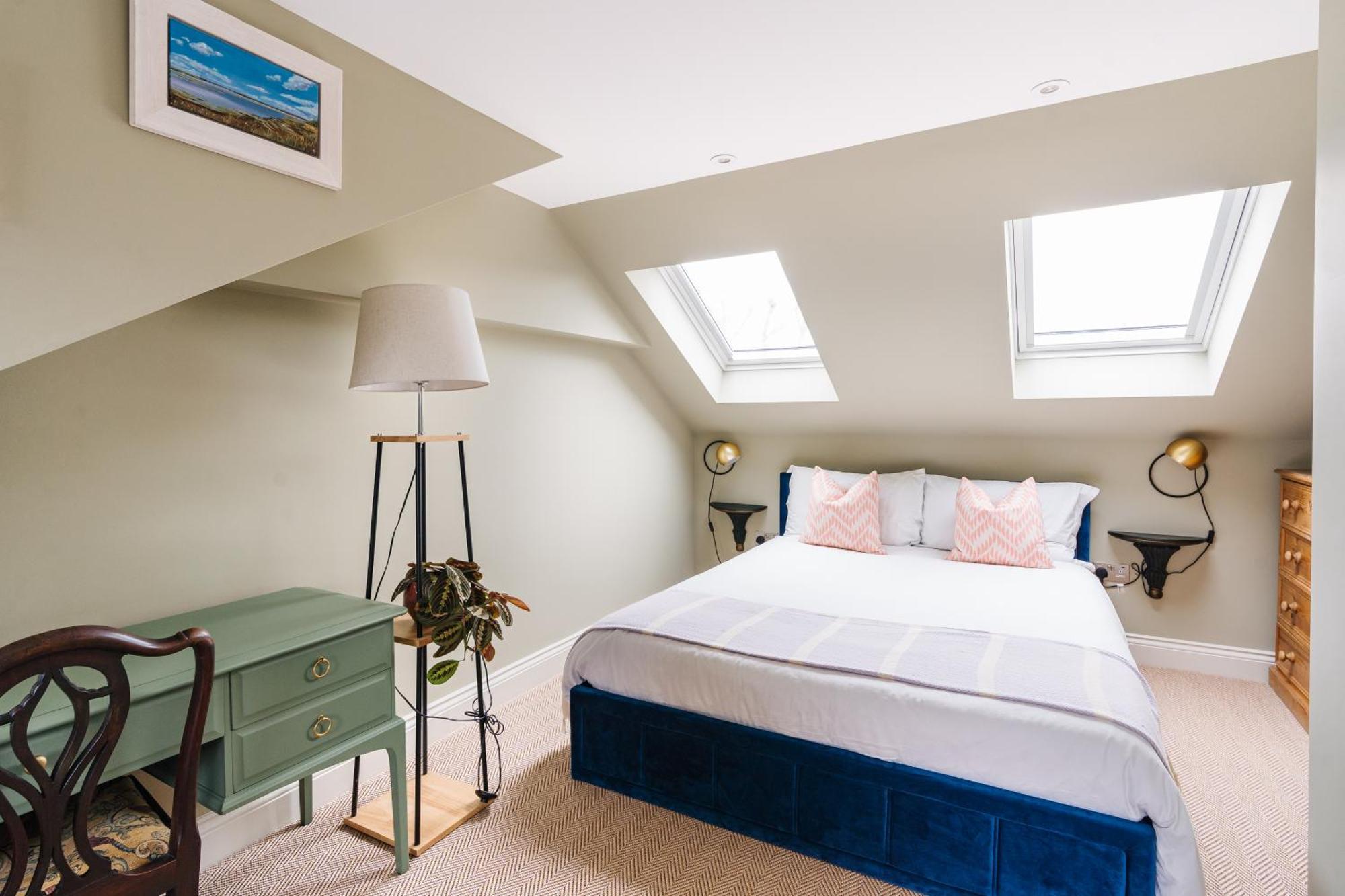Rum i privatbostad Private Comfortable Loft In Superb Period London
