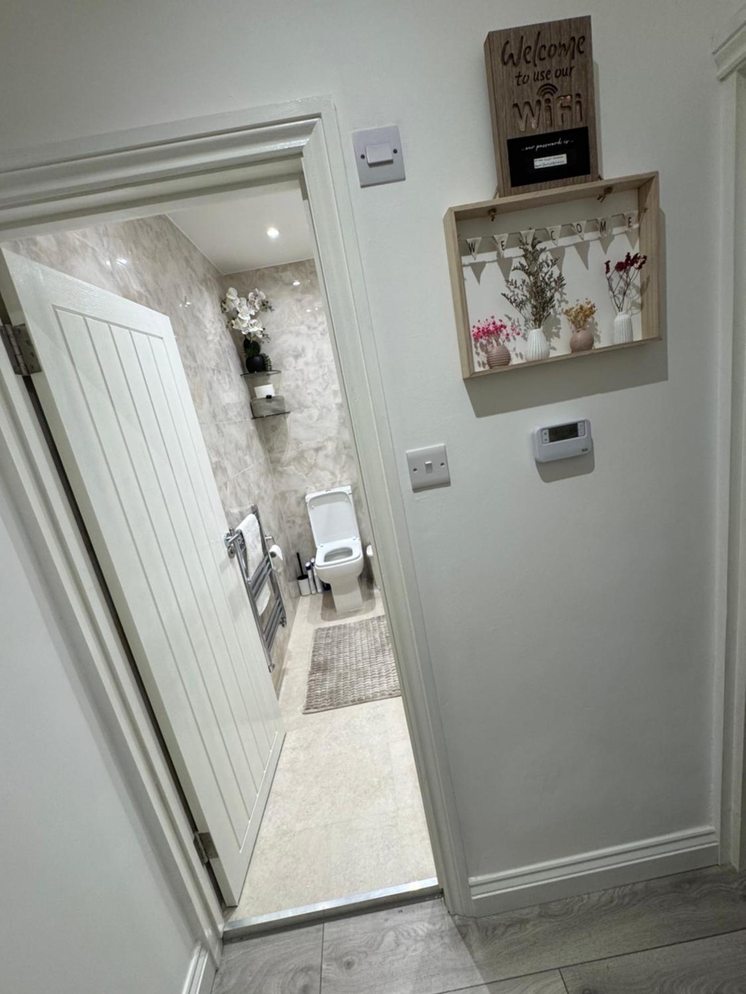 Modern 2-bed Flat Sleeps Up To 5 * Londen