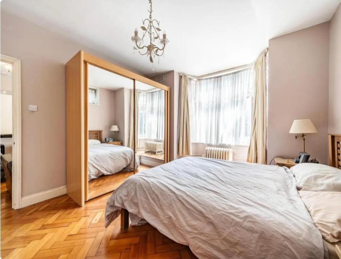 Queensway One Bedroom Apartment London