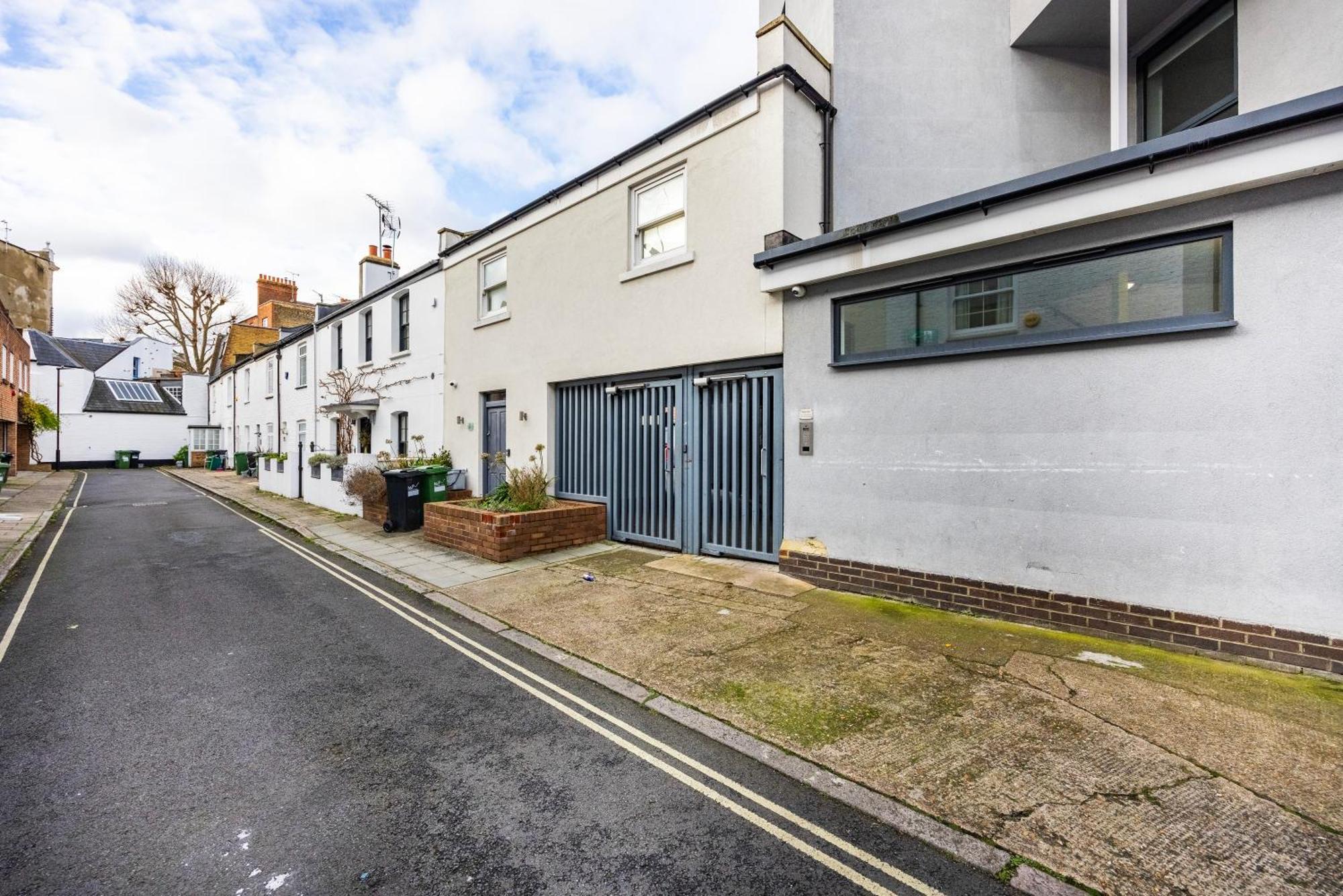 Apartment 2 Bed 2 Bath Deluxe Flat In Kensington London
