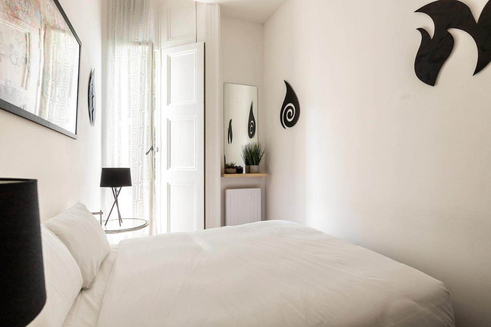 Classic Victorian Flat With Terrace Lägenhet