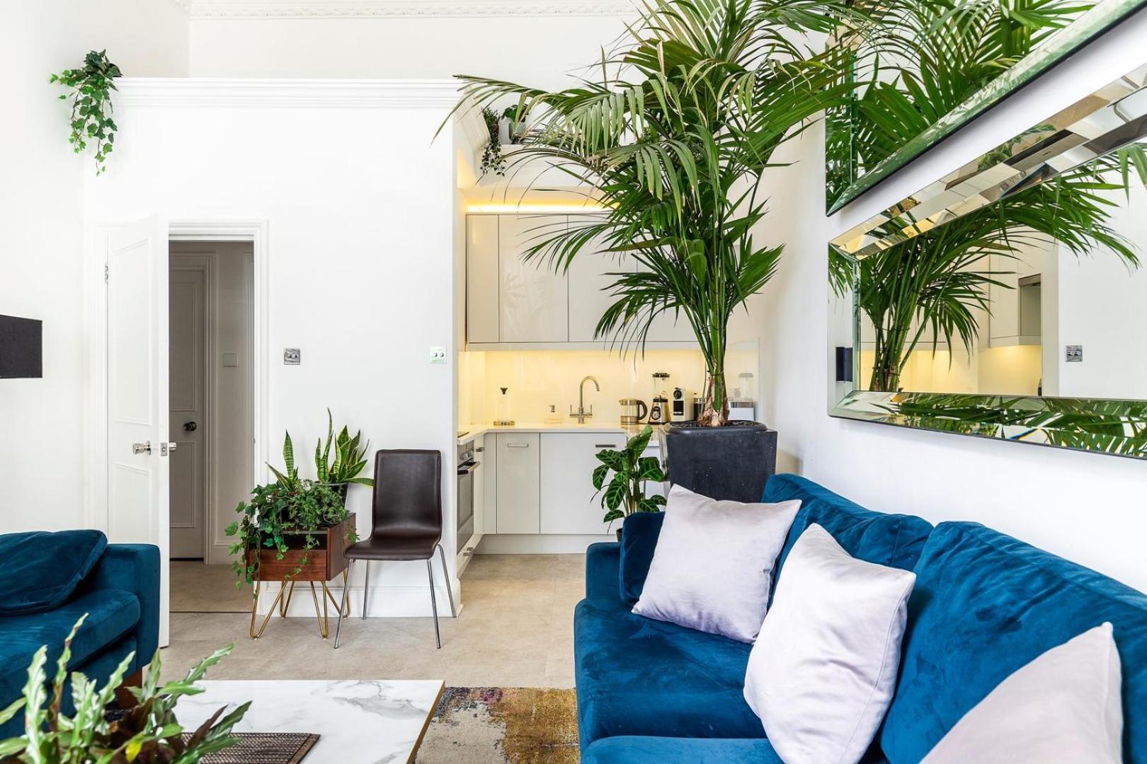 Classic Victorian Flat With Terrace Lägenhet