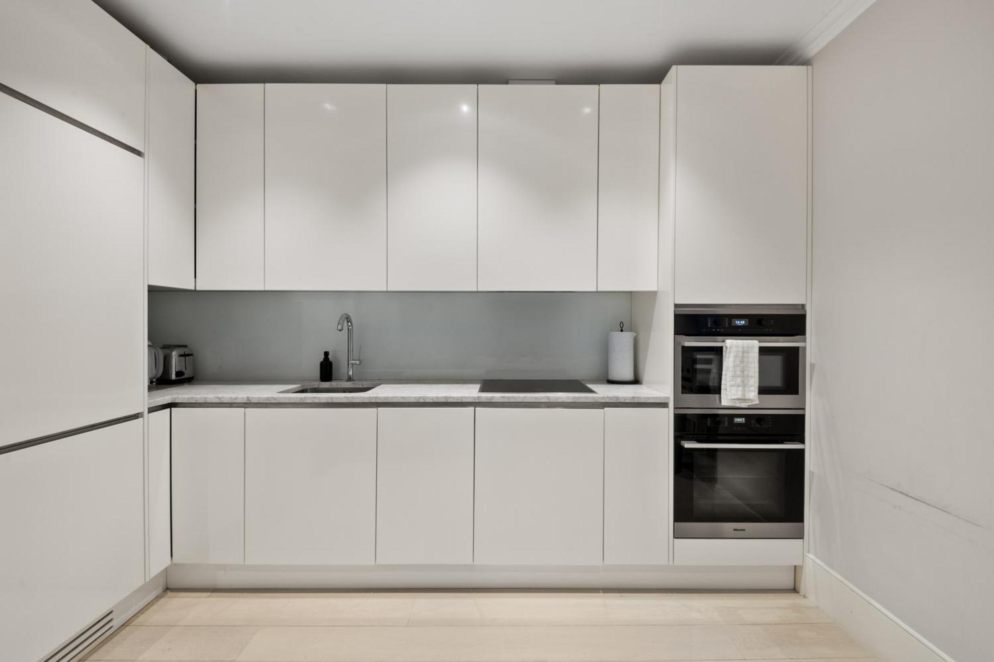 Sg, Chic Covent Garden Apartment