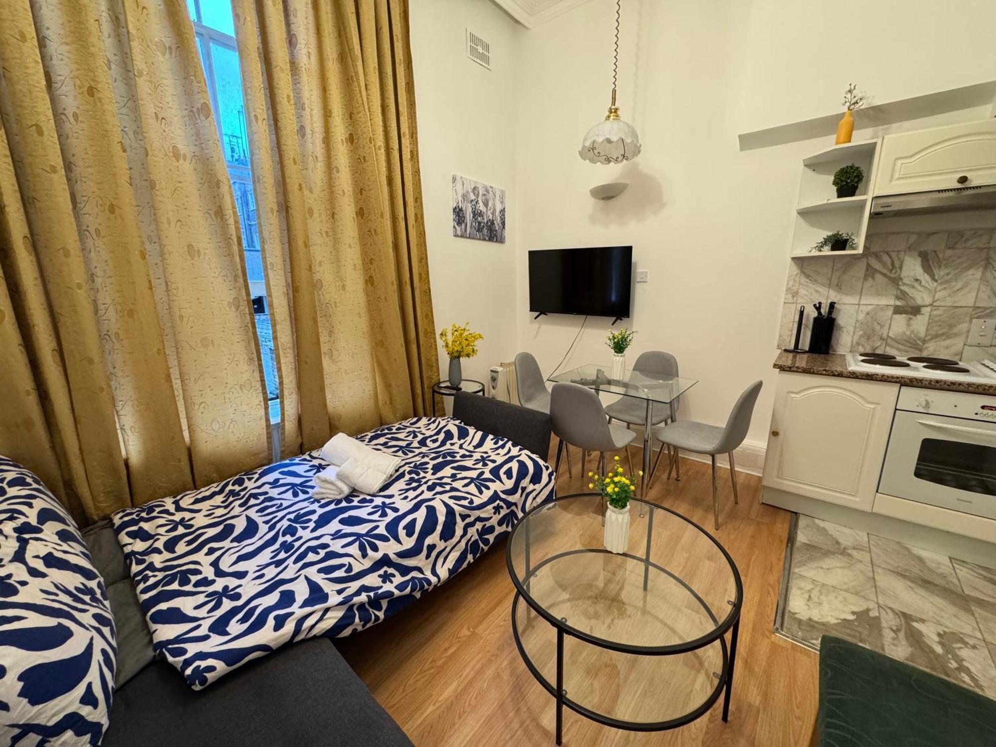 Charming And Affordable Flat For 4 People In Baker Street Zone 1 With Breakfast Londra