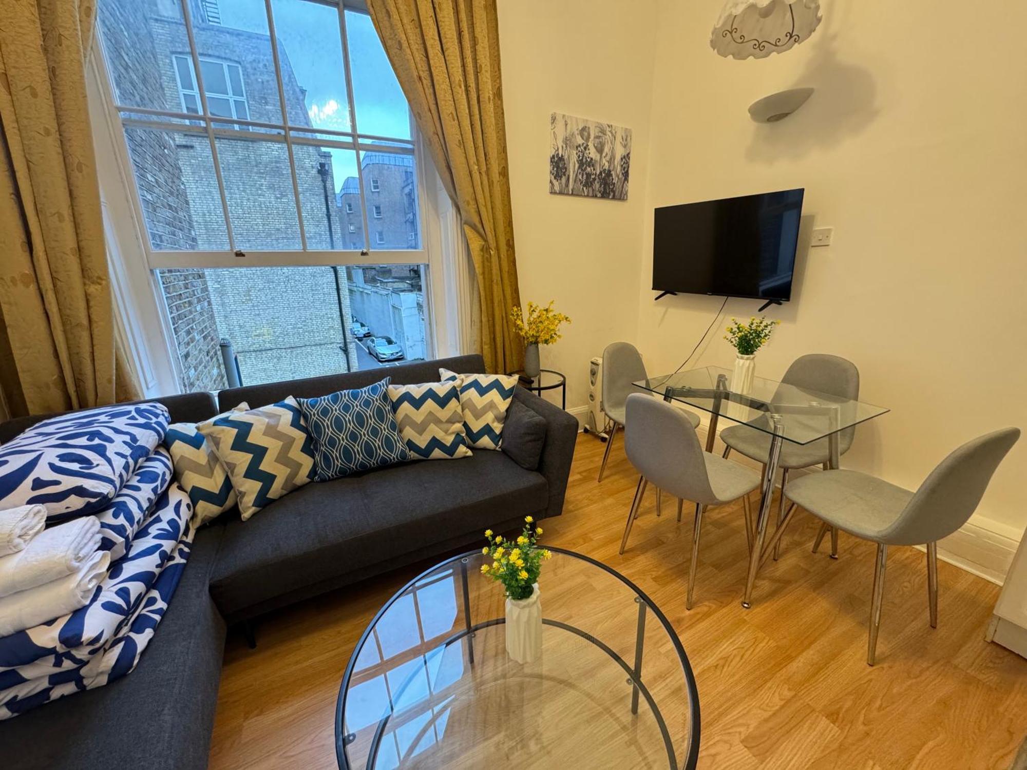Charming And Affordable Flat For 4 People In Baker Street Zone 1 With Breakfast Appartamento