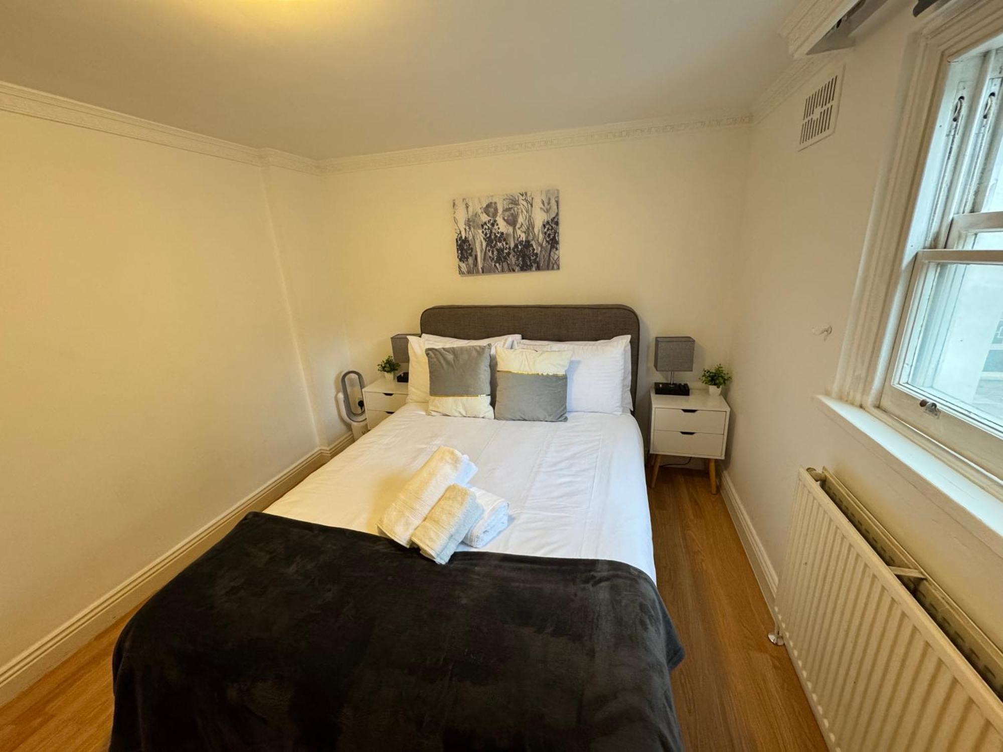 Charming And Affordable Flat For 4 People In Baker Street Zone 1 With Breakfast Appartamento Londra