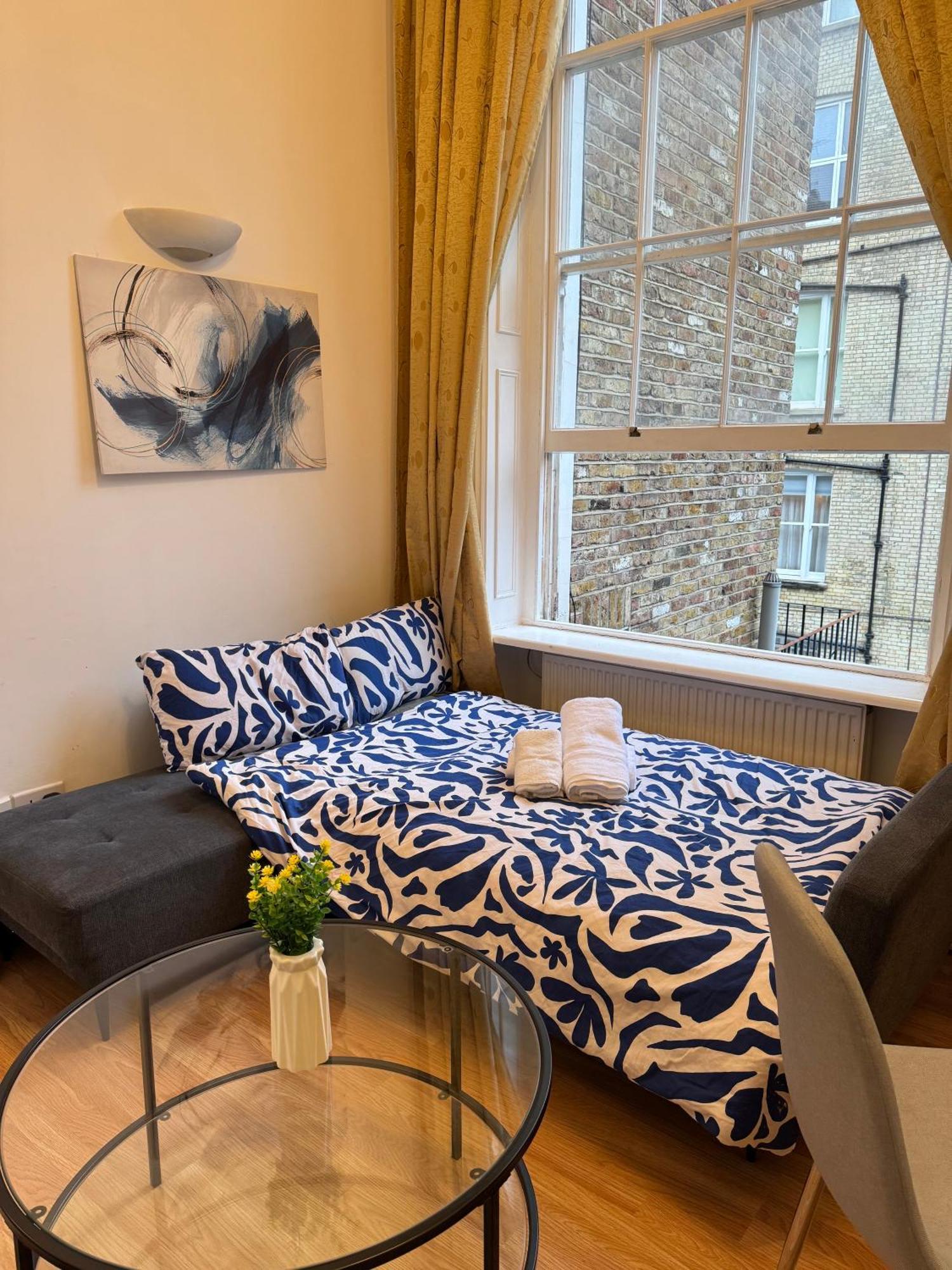 Charming And Affordable Flat For 4 People In Baker Street Zone 1 With Breakfast Appartamento *