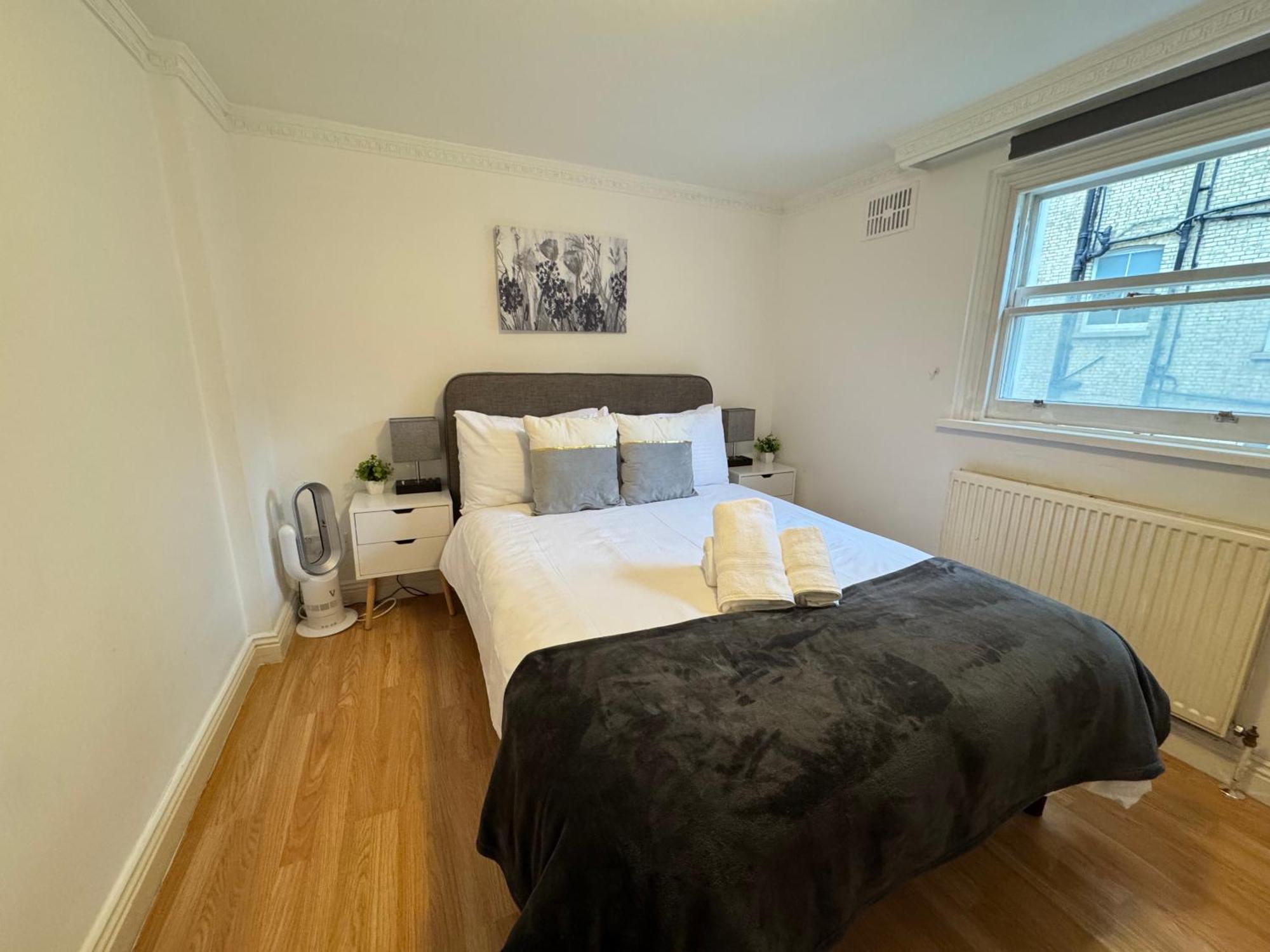 Charming And Affordable Flat For 4 People In Baker Street Zone 1 With Breakfast Appartamento *