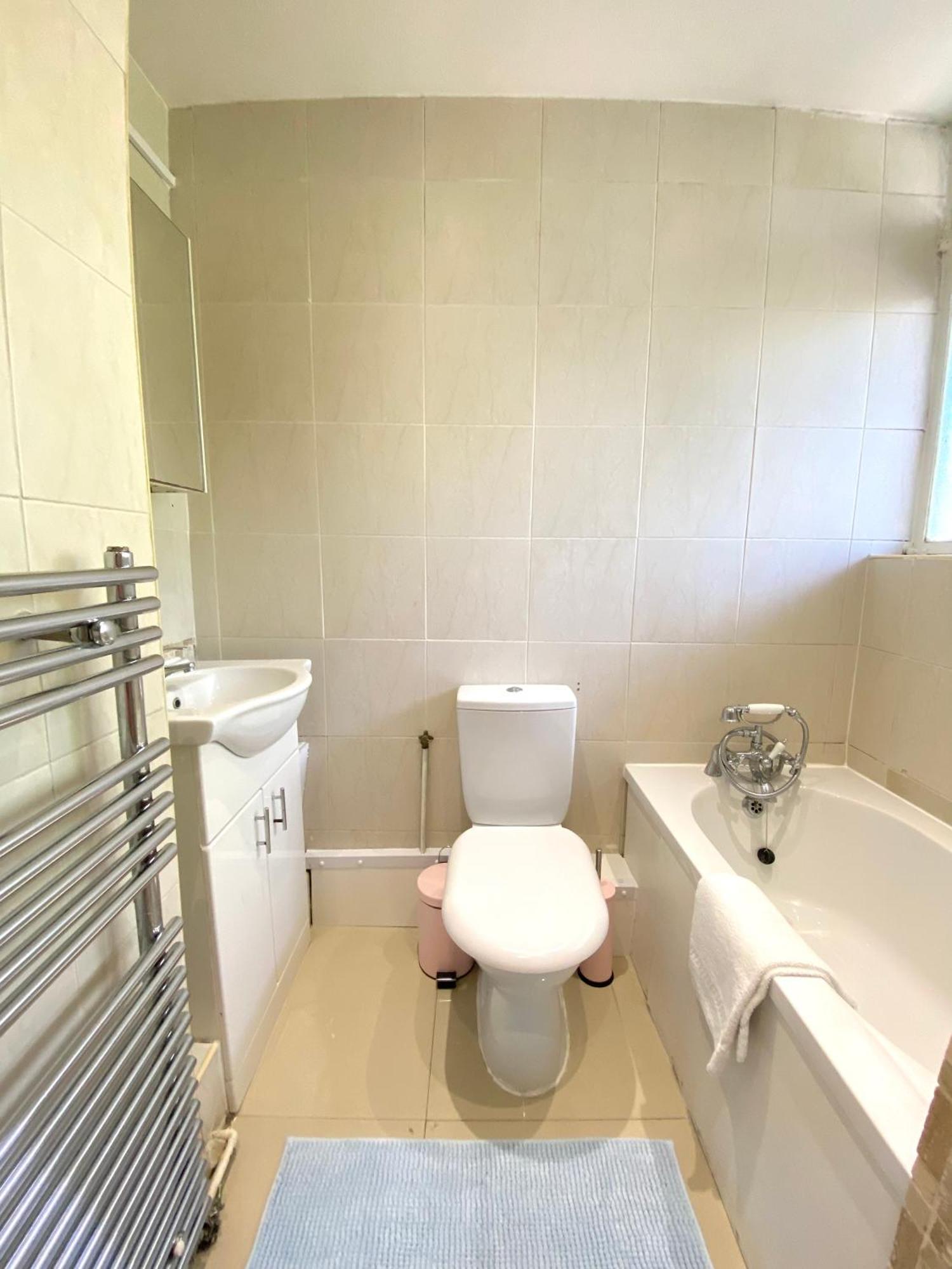 Hyde Park Family Apartment London