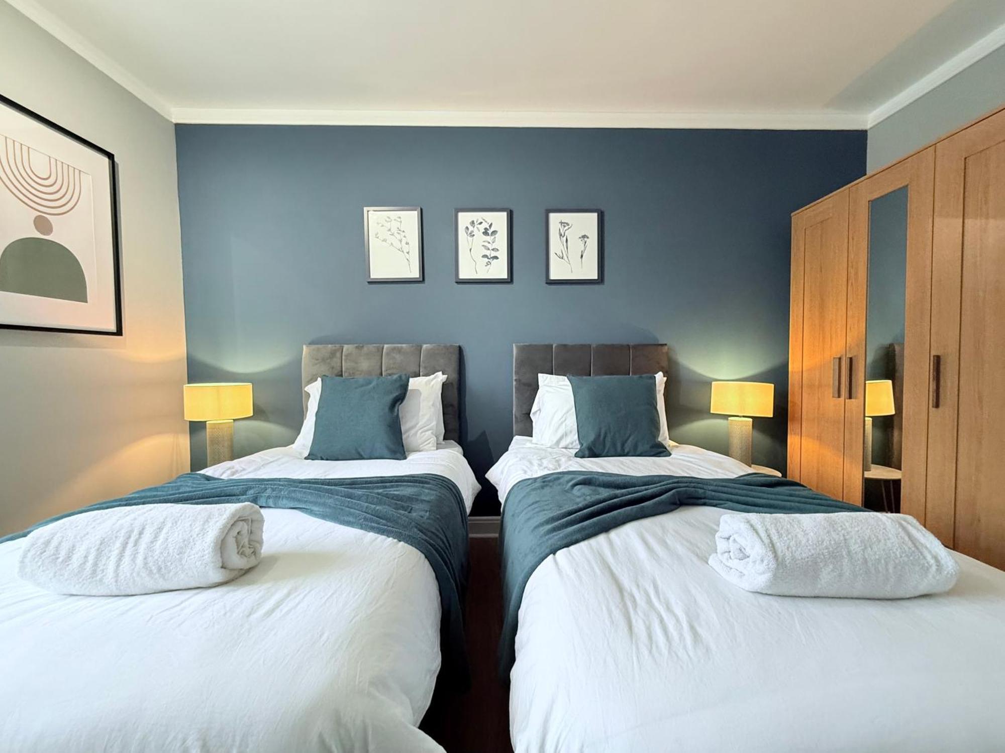 Staylondon - Sleeps 6 With Free Parking - Tourist, Concerts & Matches Apartment London