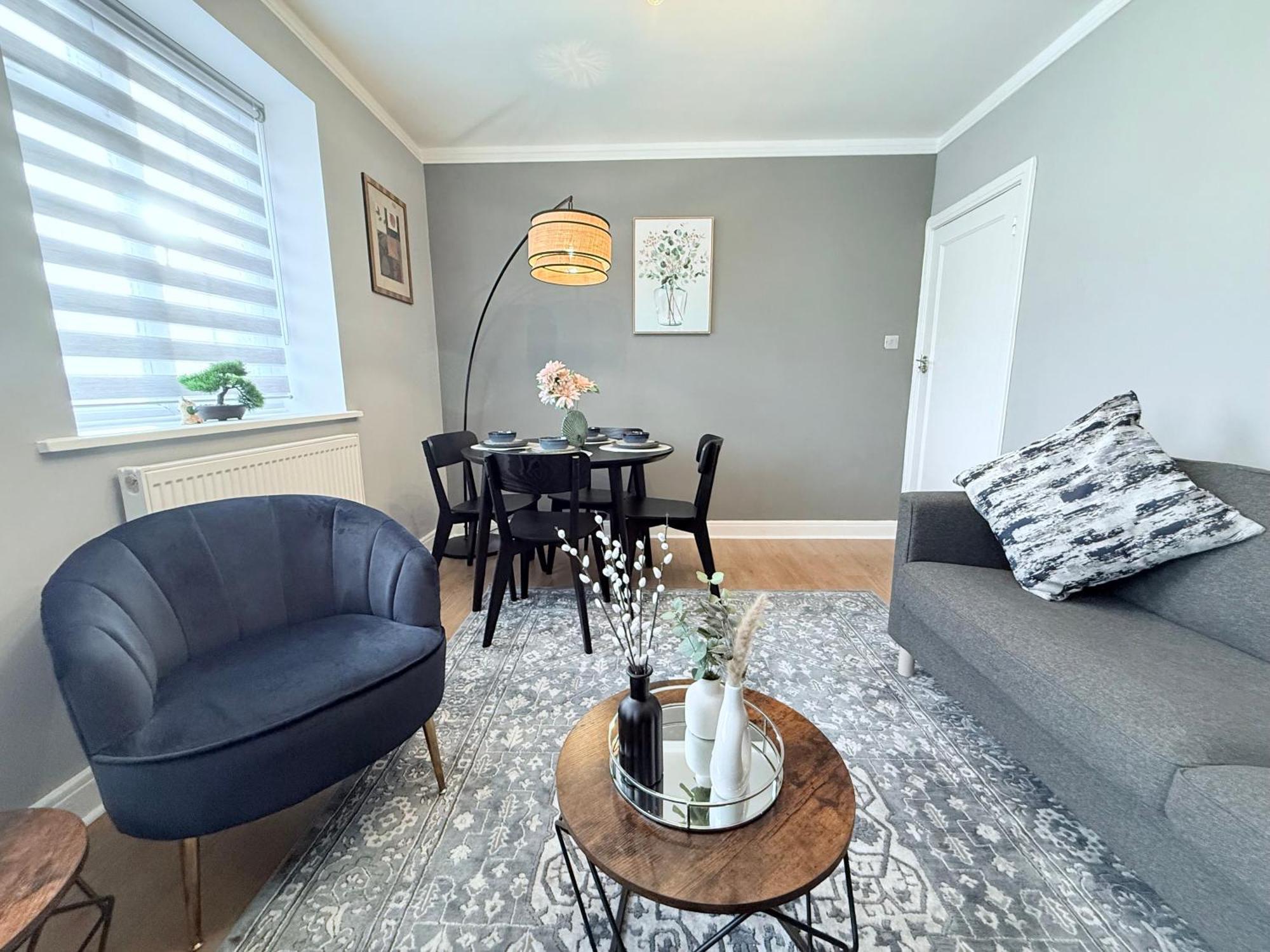 Staylondon - Sleeps 6 With Free Parking - Tourist, Concerts & Matches Apartment *