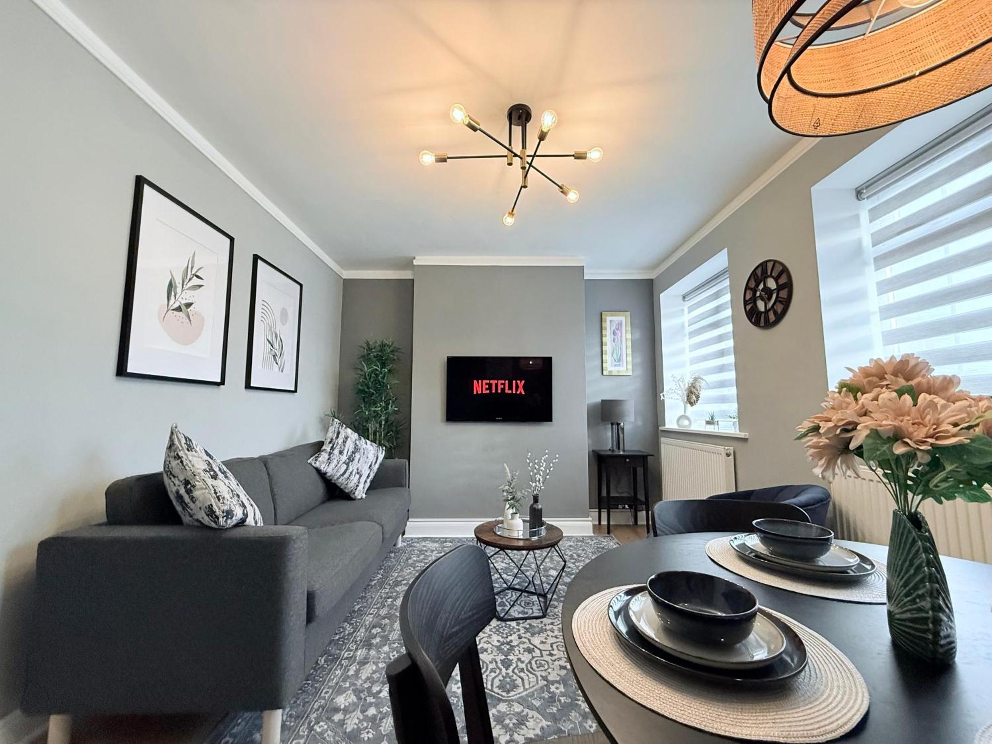 Staylondon - Sleeps 6 With Free Parking - Tourist, Concerts & Matches London