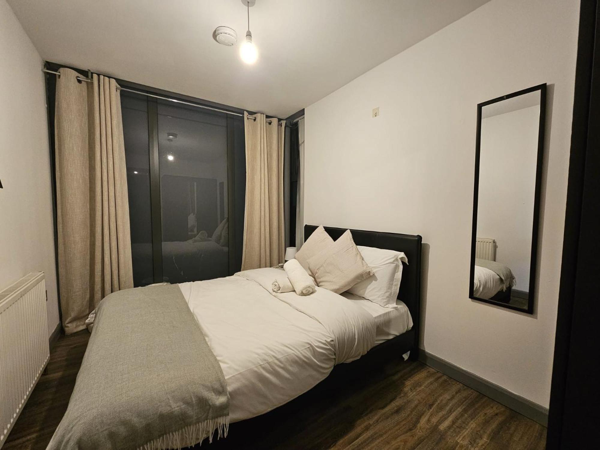 E1 Luxury Penthouse Gasthof London