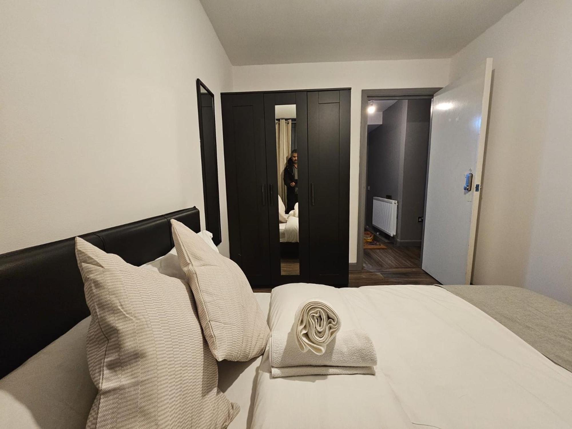 E1 Luxury Penthouse London