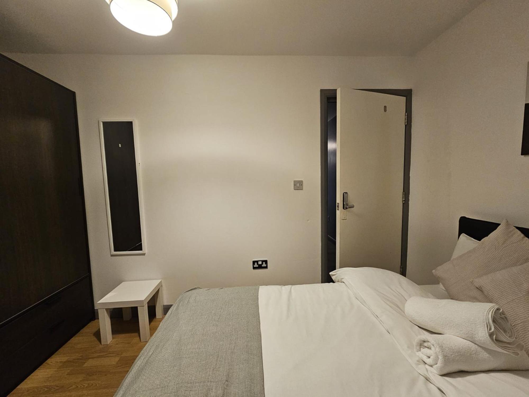 E1 Luxury Penthouse * London