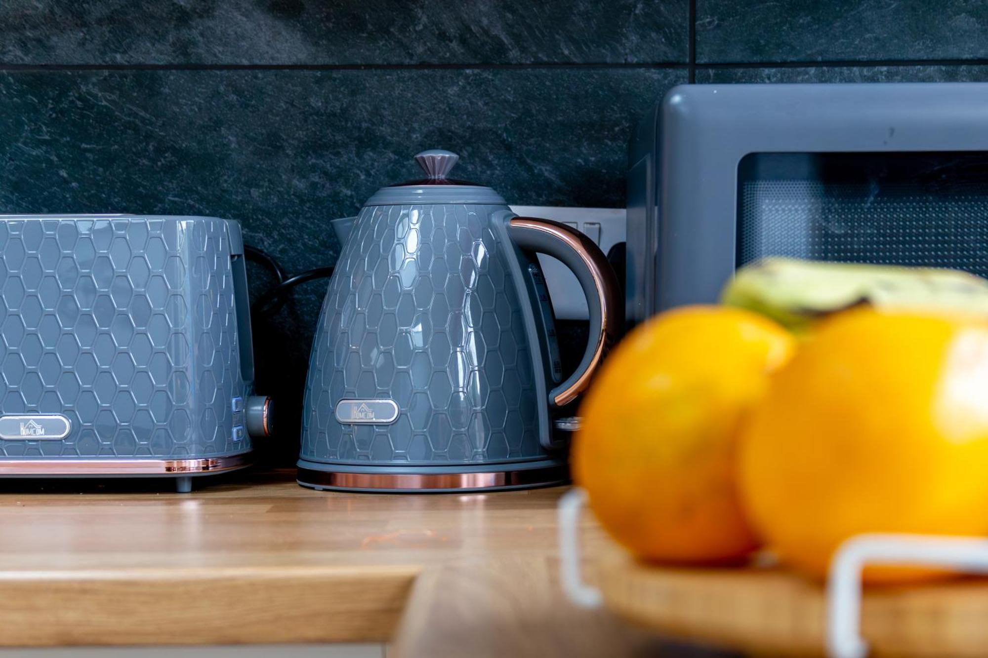 Lägenhet Stylish 2 Bedroom Haven In Zone 2-15 Mins To Central London- Garden & Parking Available! 5 Beds-Sleeps 6 People- Instant Book & Self Check-In! Save 20 Percent On Stays Of 7 Nights Or More ! *