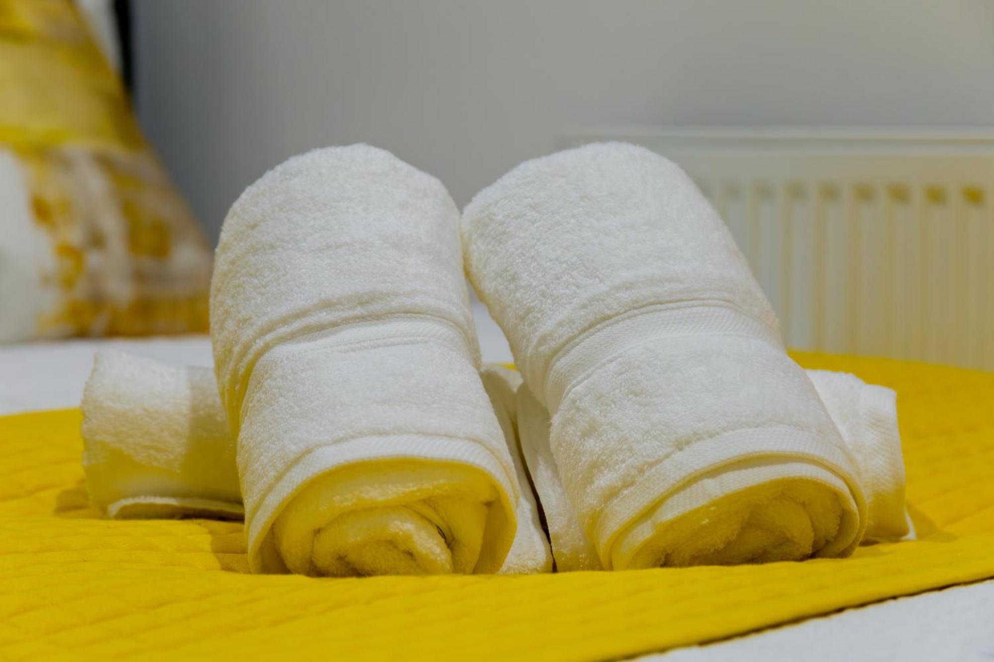 Lägenhet Stylish 2 Bedroom Haven In Zone 2-15 Mins To Central London- Garden & Parking Available! 5 Beds-Sleeps 6 People- Instant Book & Self Check-In! Save 20 Percent On Stays Of 7 Nights Or More ! London