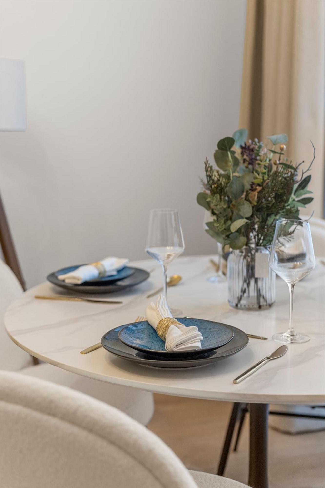 Chic 2-bed In Prime Apartment