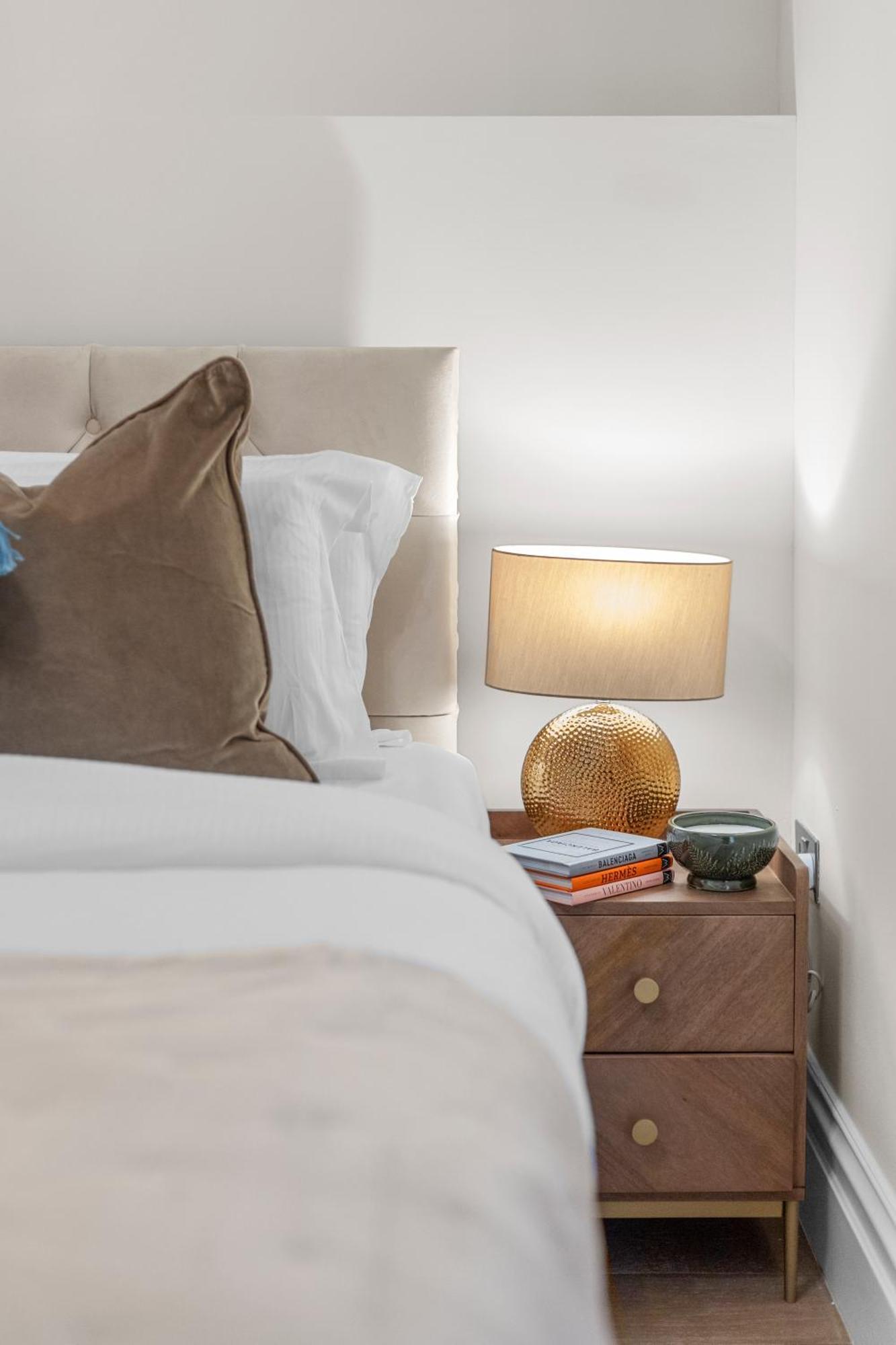 Chic 2-bed In Prime *