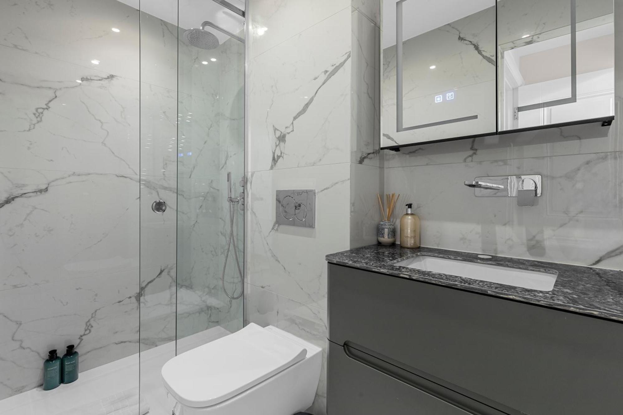 Apartment Chic 2-bed In Prime London