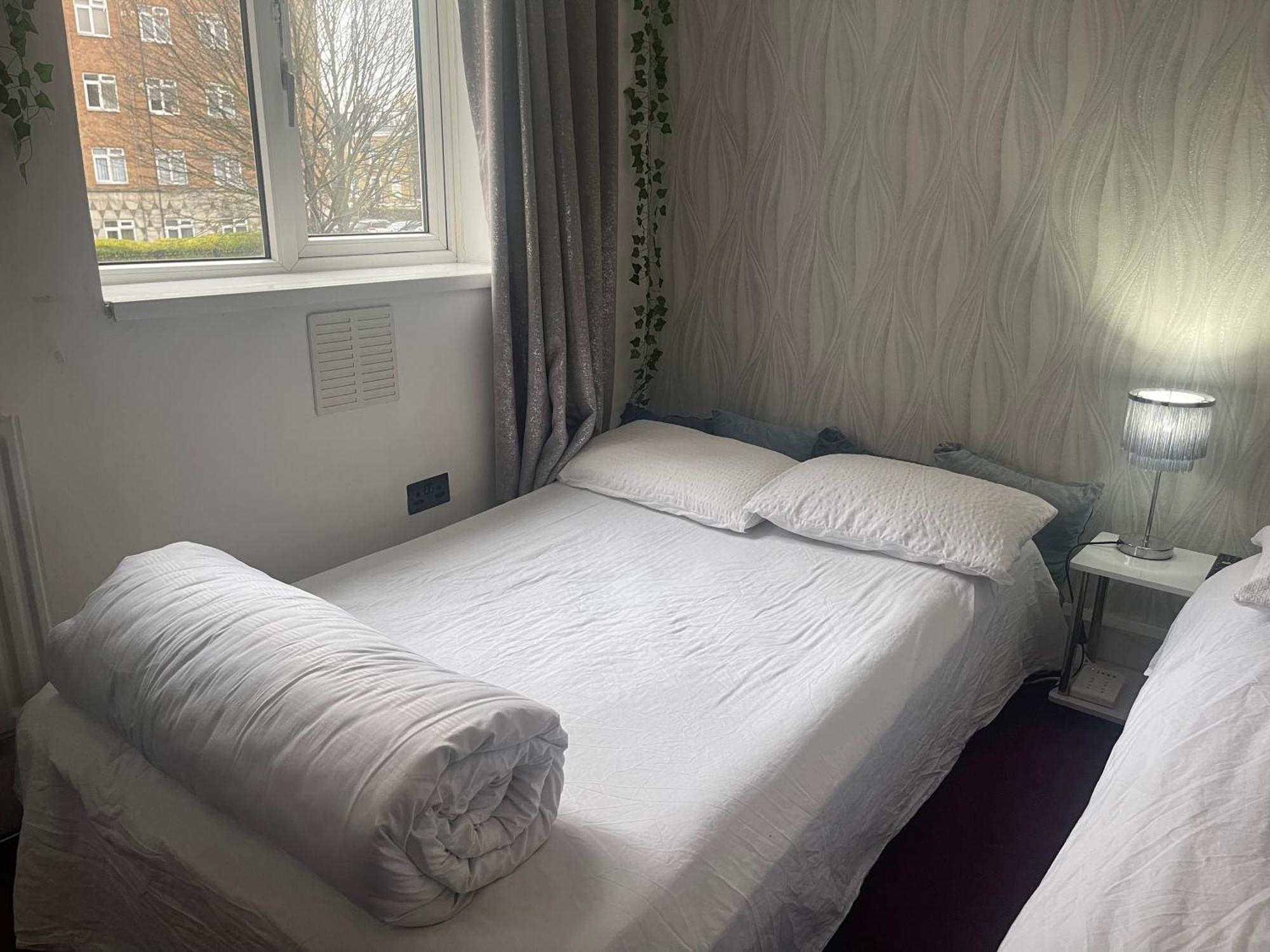 Privatunterkunft With Kitchen In *