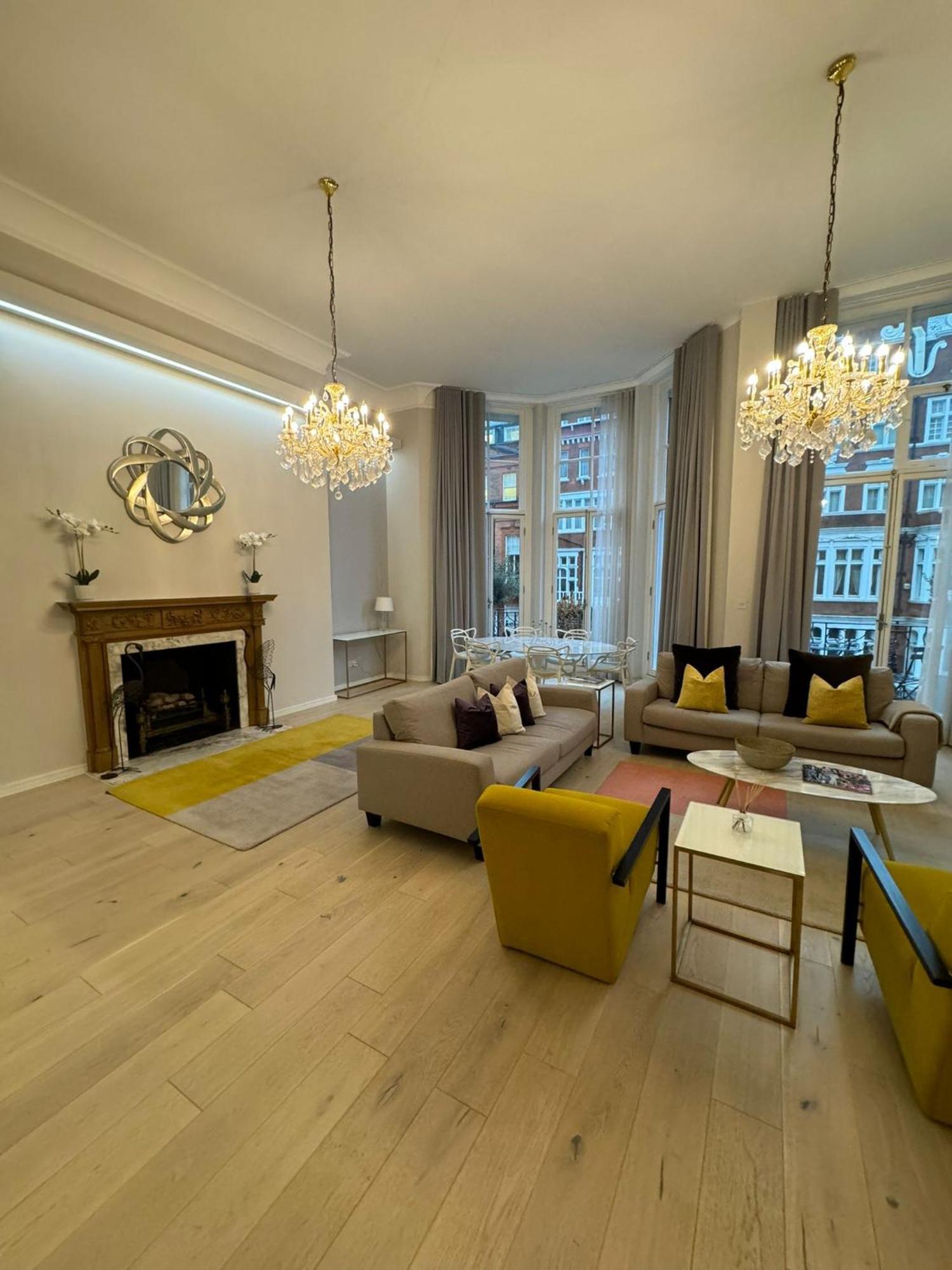 Luxury First Floor Flat In Knightsbridge Appartement Londen