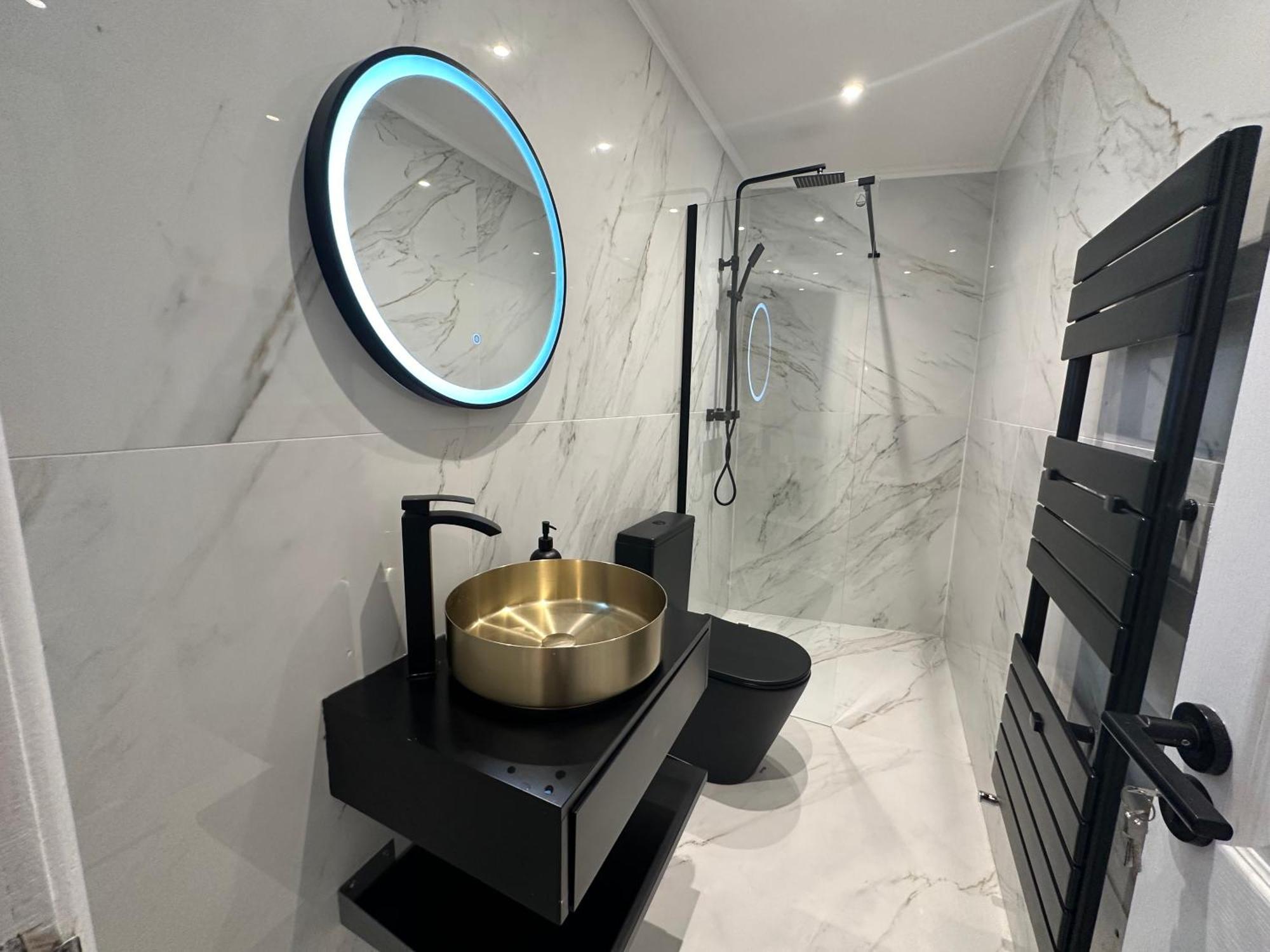 Modern House In Gated Compound Holiday home London