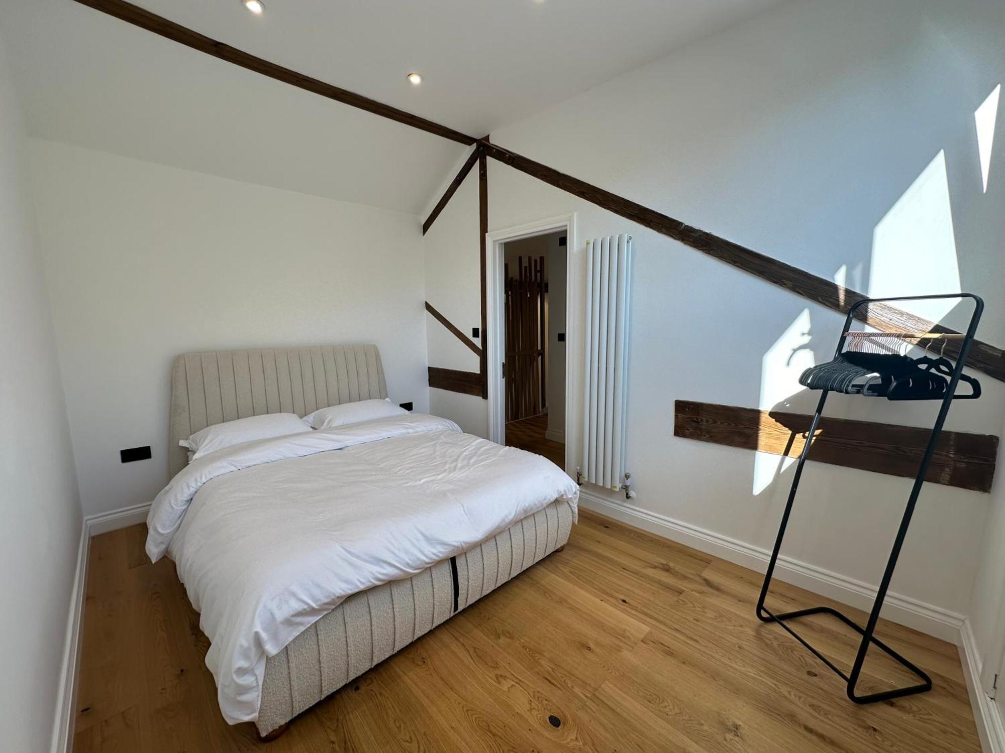 Holiday home Modern House In Gated Compound London