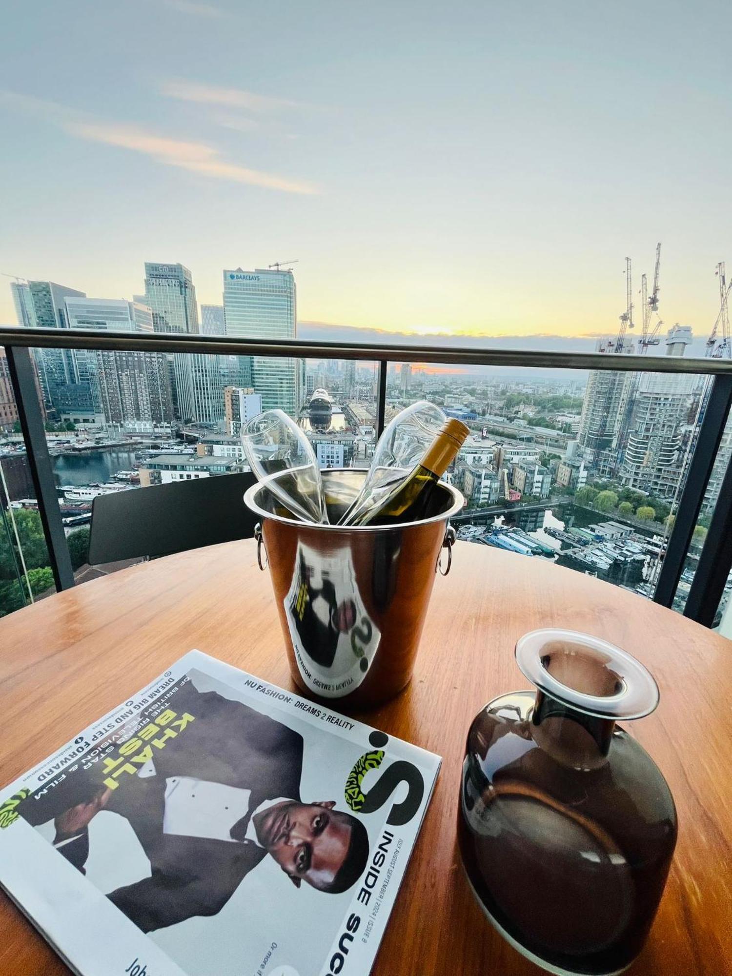Apartment Gorgeous High-rise - Skyline Views & Prime Location *