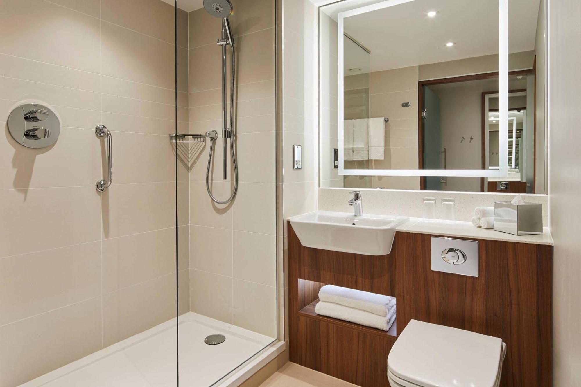 Courtyard By Marriott Airport Hotel 4*