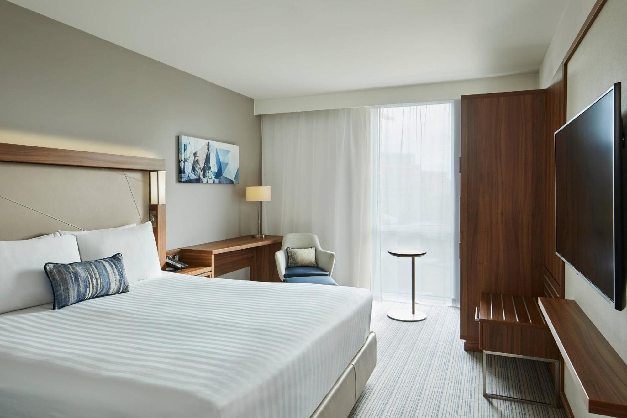 Courtyard By Marriott Airport London
