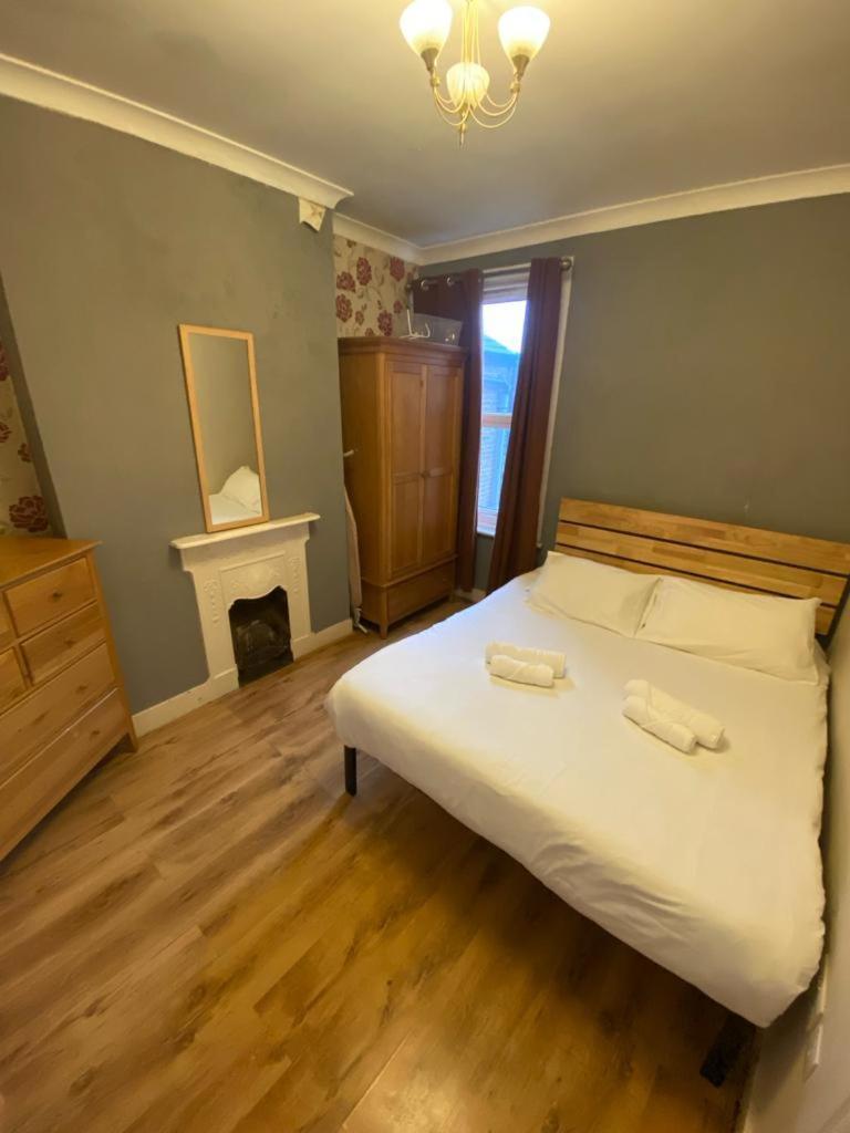 Lejlighed Bedroom Flat Colliers Wood London