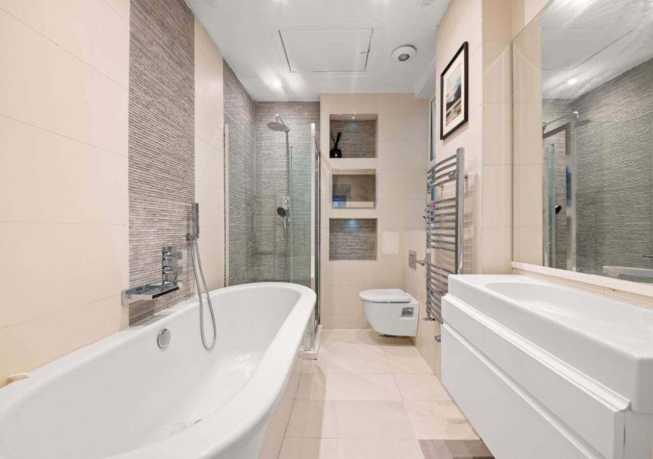 Sg, Knightsbridge With Garden Terrace By Harrods Leilighet *