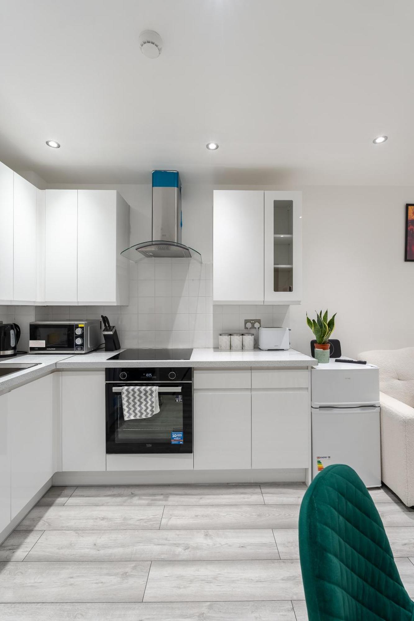 Beautiful Flat Near - Entire Flat - Equipped Kitchen - Private Bathroom Londen