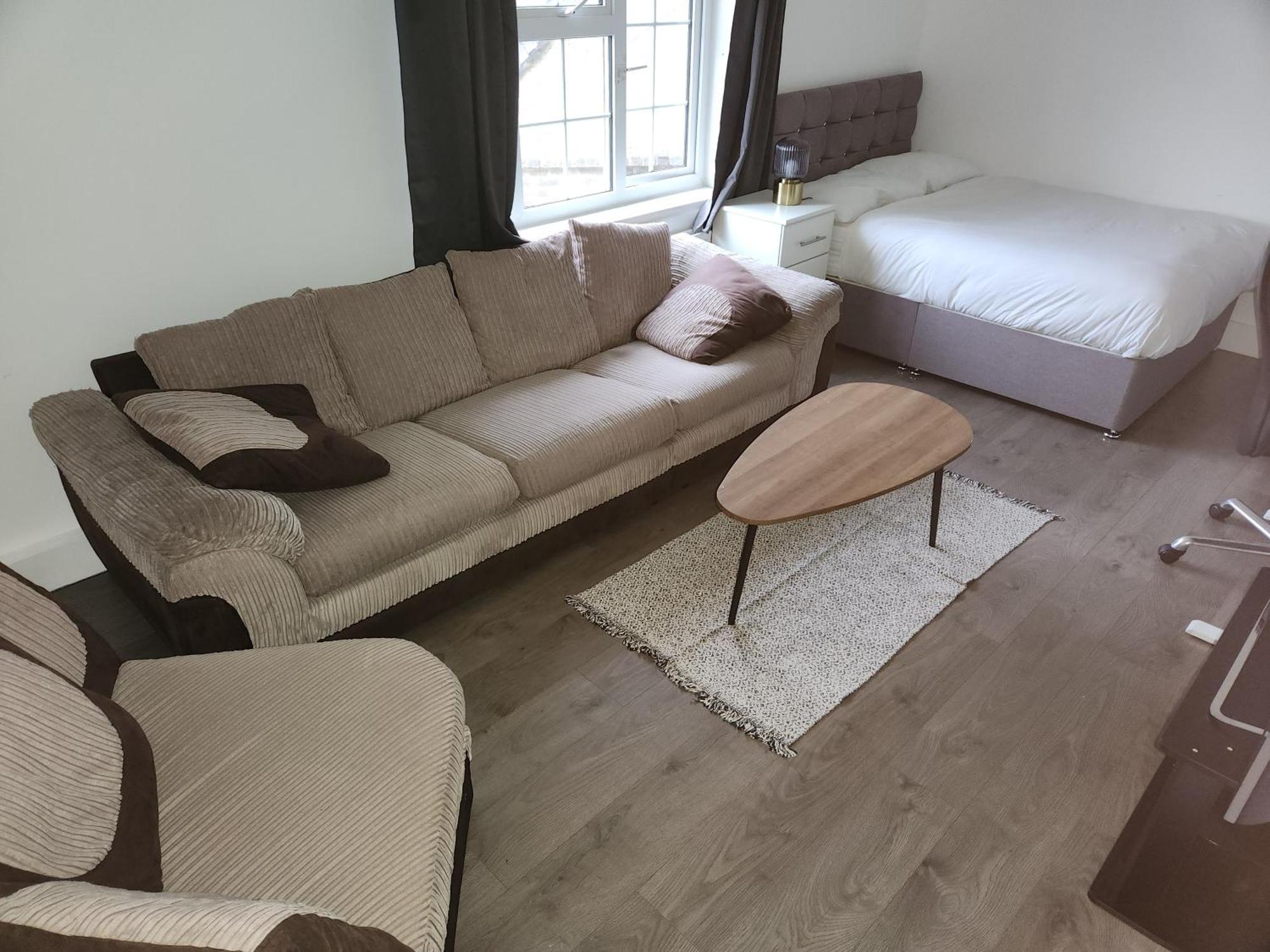 Flat With Work Station, Monitor, Smart Tv & Netflix Leilighet London