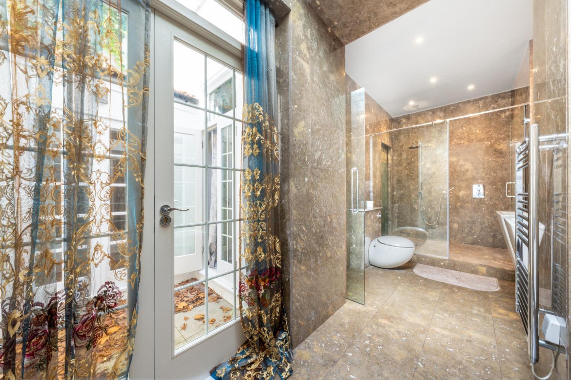 250 Sqm Mega Mansion Lejlighed *