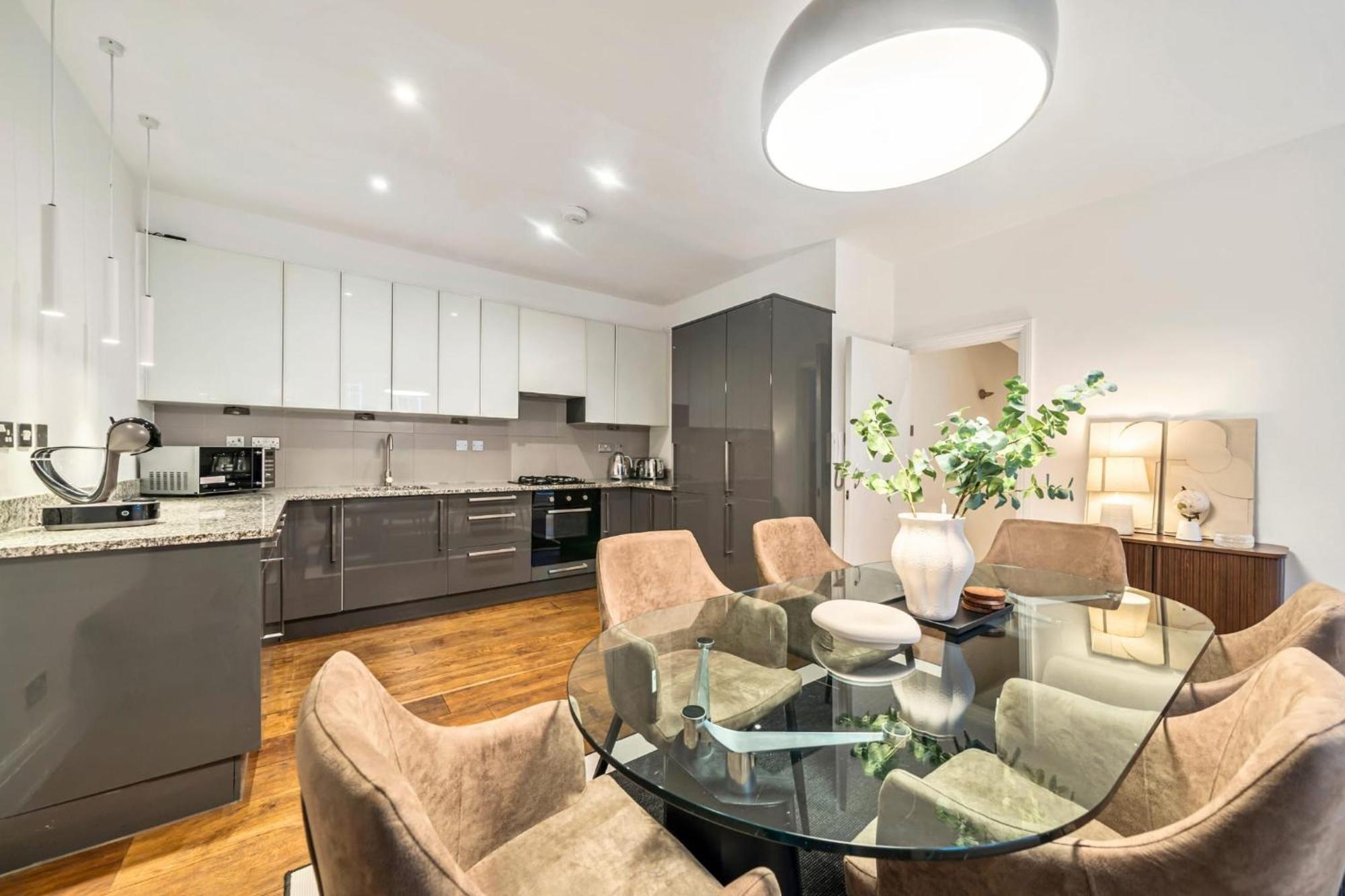 Feriehus Madestays Premium Hyde Park Townhouse *