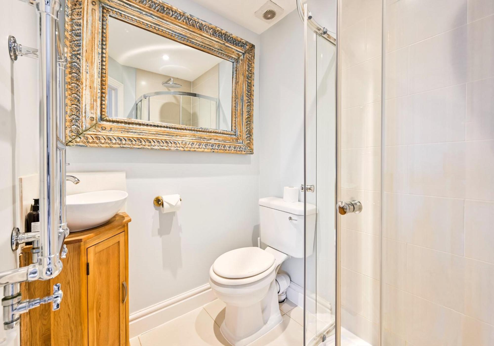 Holiday home Contemporary In Shepherds Bush London