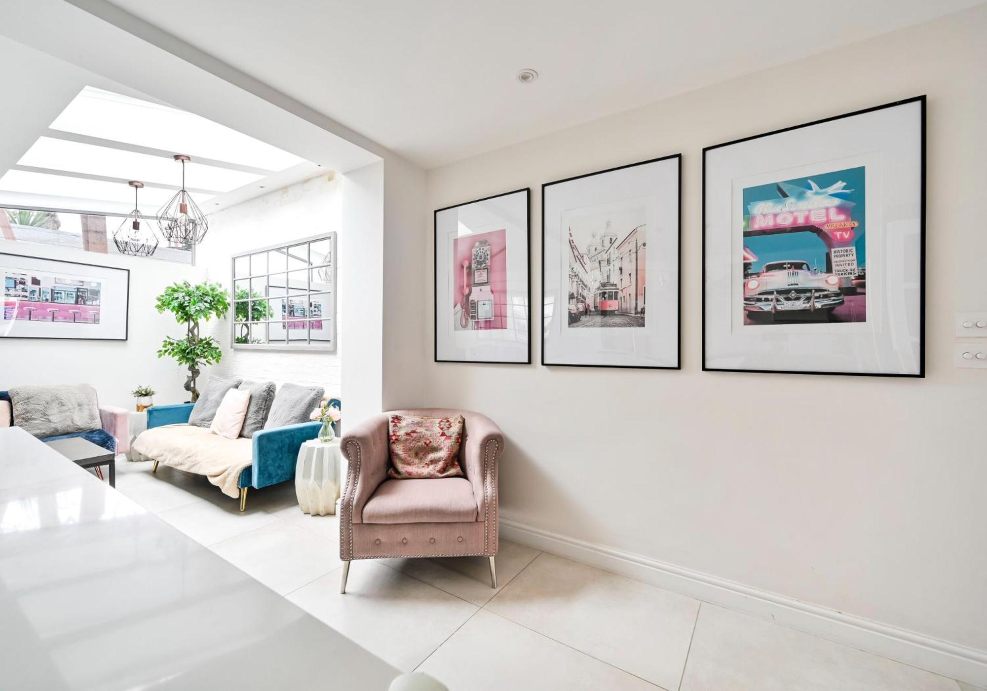 Chelsea Townhouse With Roof Terrace & Parking Londen