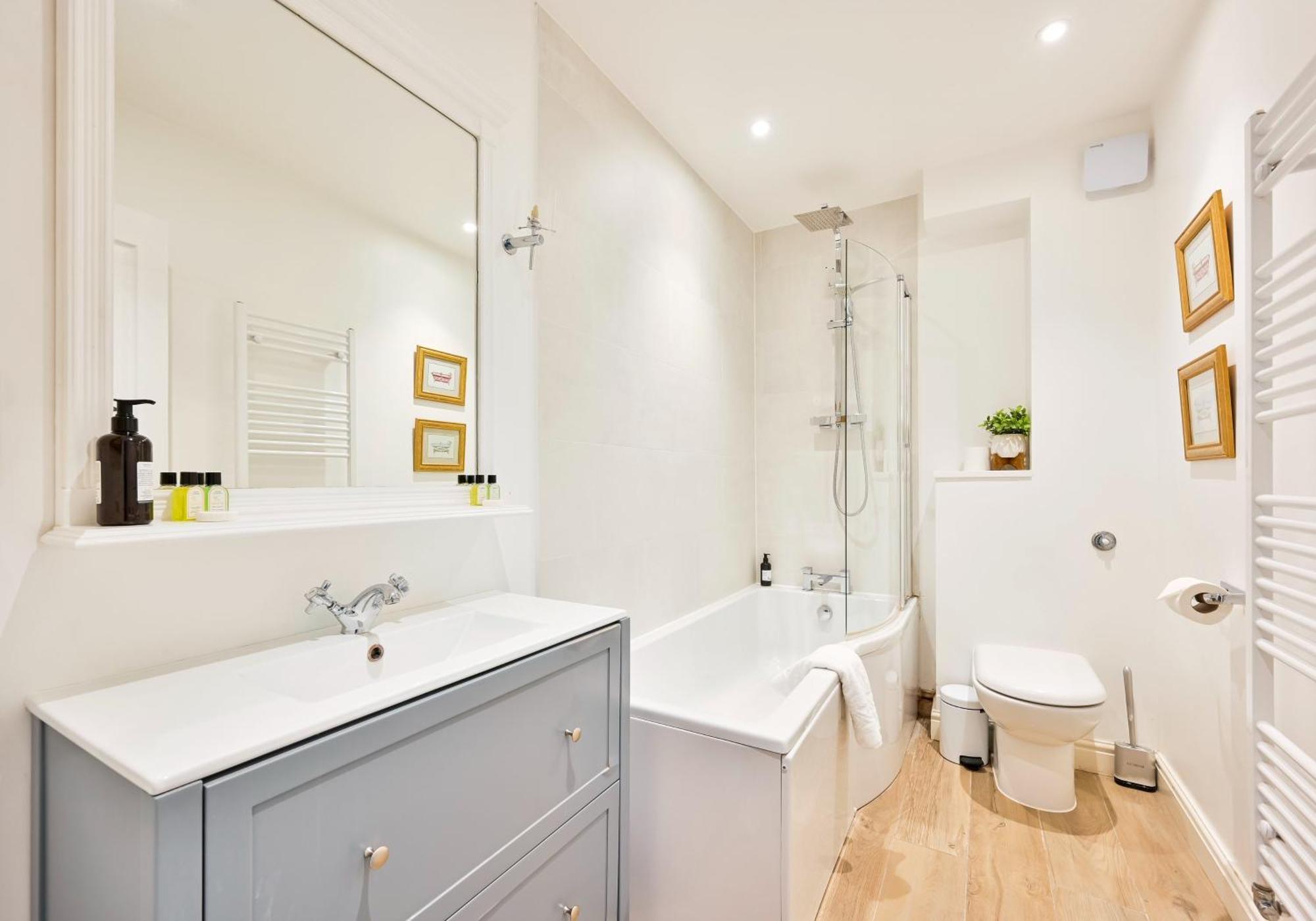 Chelsea Townhouse With Roof Terrace & Parking Appartement