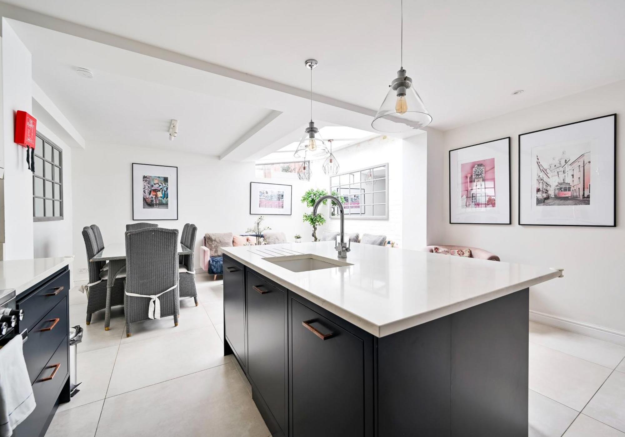 Appartement Chelsea Townhouse With Roof Terrace & Parking Londen