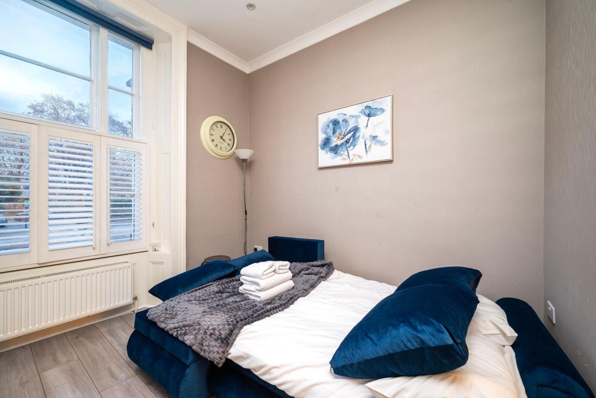 St Pancras Luxury Apartment *